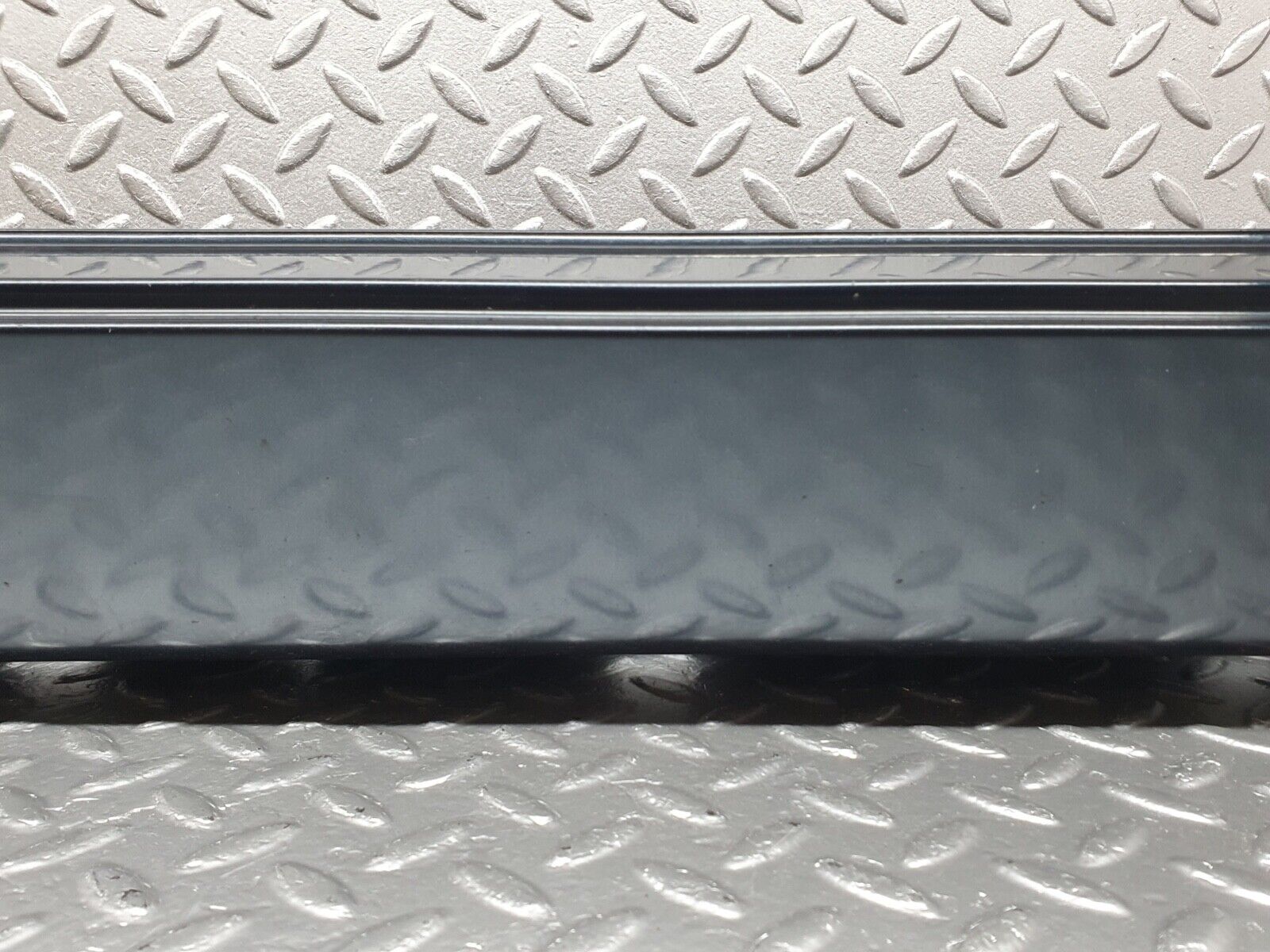 42024 Mercedes-Benz W202 C200 Side Skirt Right Side 2026982430