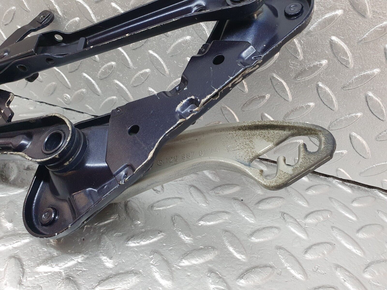 42195 Mercedes-Benz R129 320SL Coupe Bonnet Hinge Left Side 1298800128 1298870174