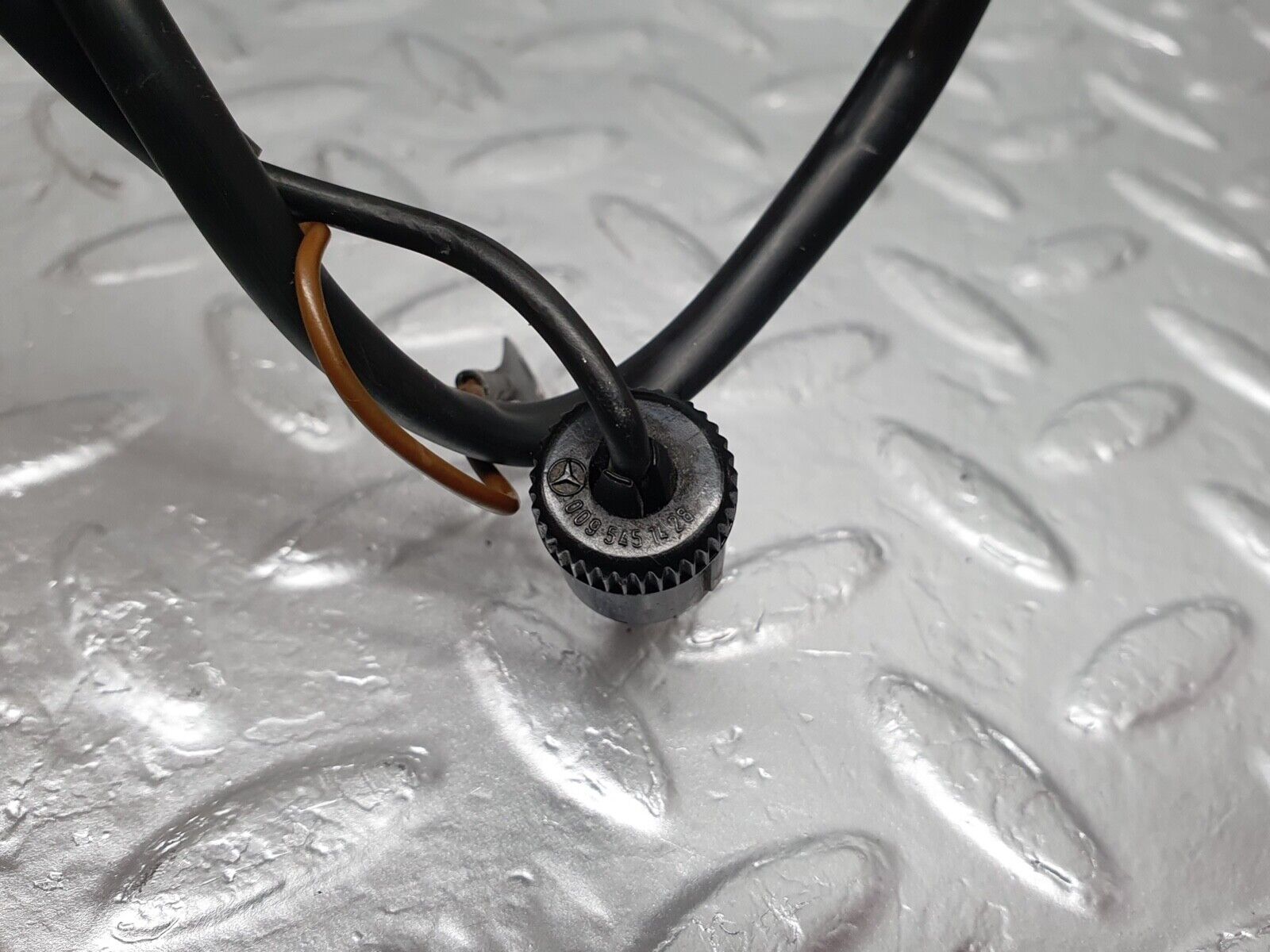 42996 Mercedes-Benz W201 190 Wire Cable Connector 0085450828 0095451428