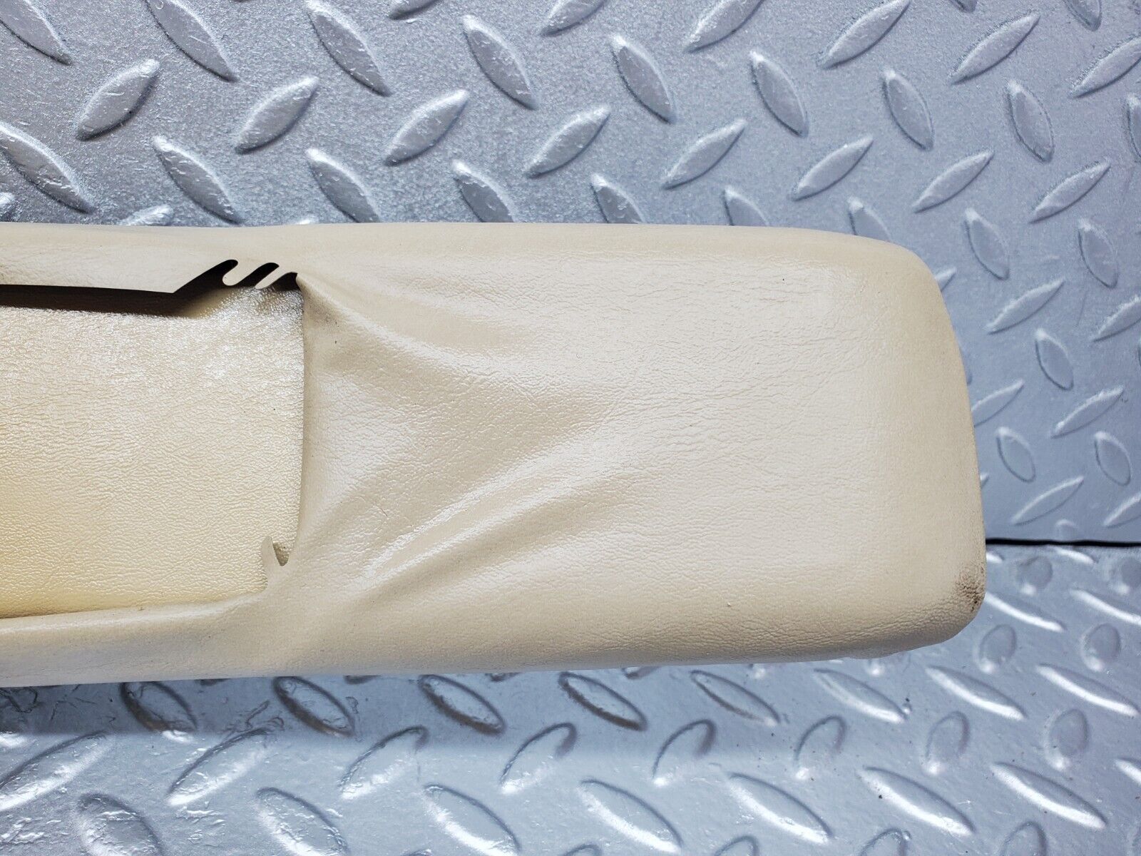 45765 Mercedes-Benz W126 420SE B Pillar Cover Right Side Beige 1246920222