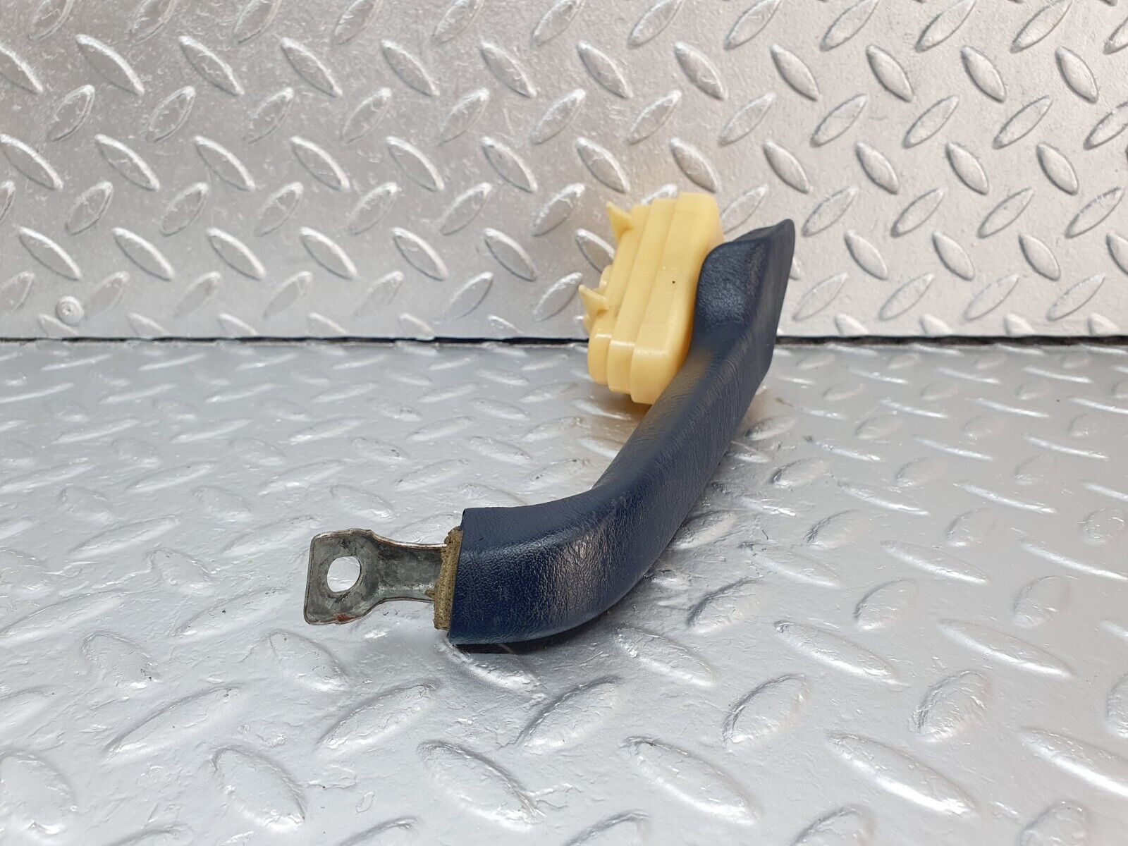 42847 Mercedes-Benz W201 190 2.0L Interior Door Handle Blue Right 2018100451 2017200228