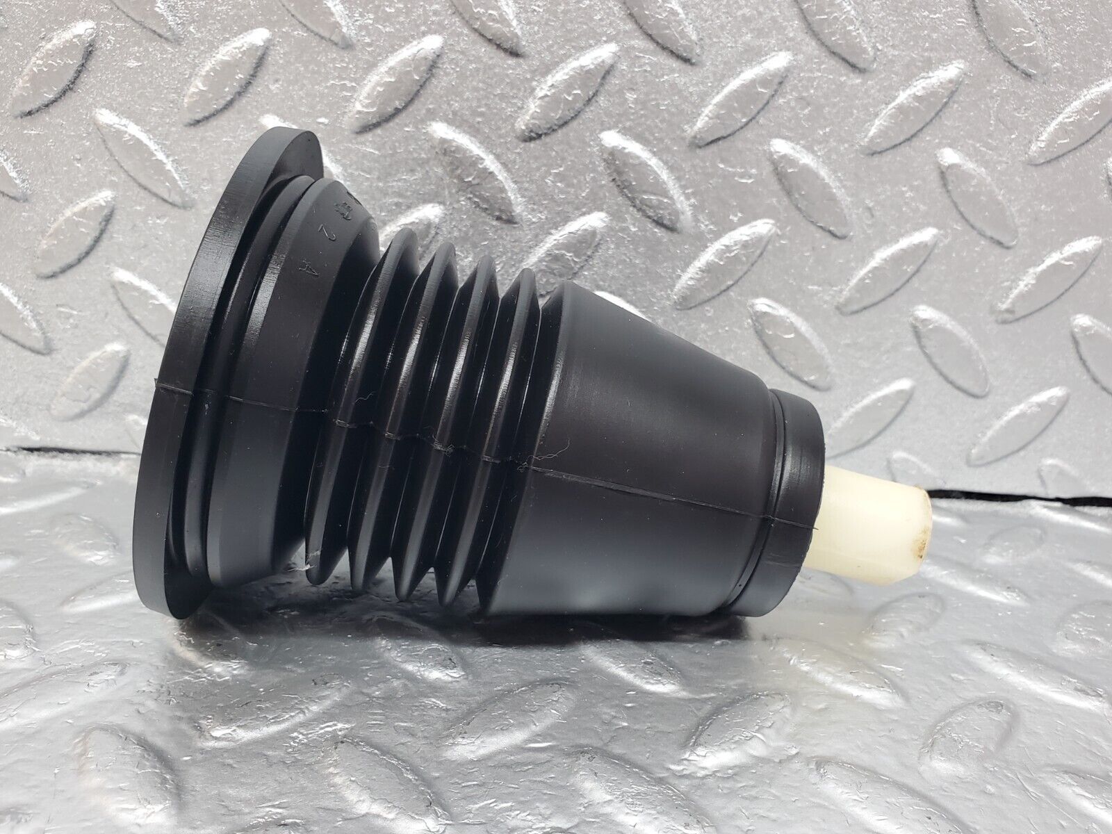 45736 Mercedes-Benz W126 420SE Steering Column Rubber Cover 1264620196