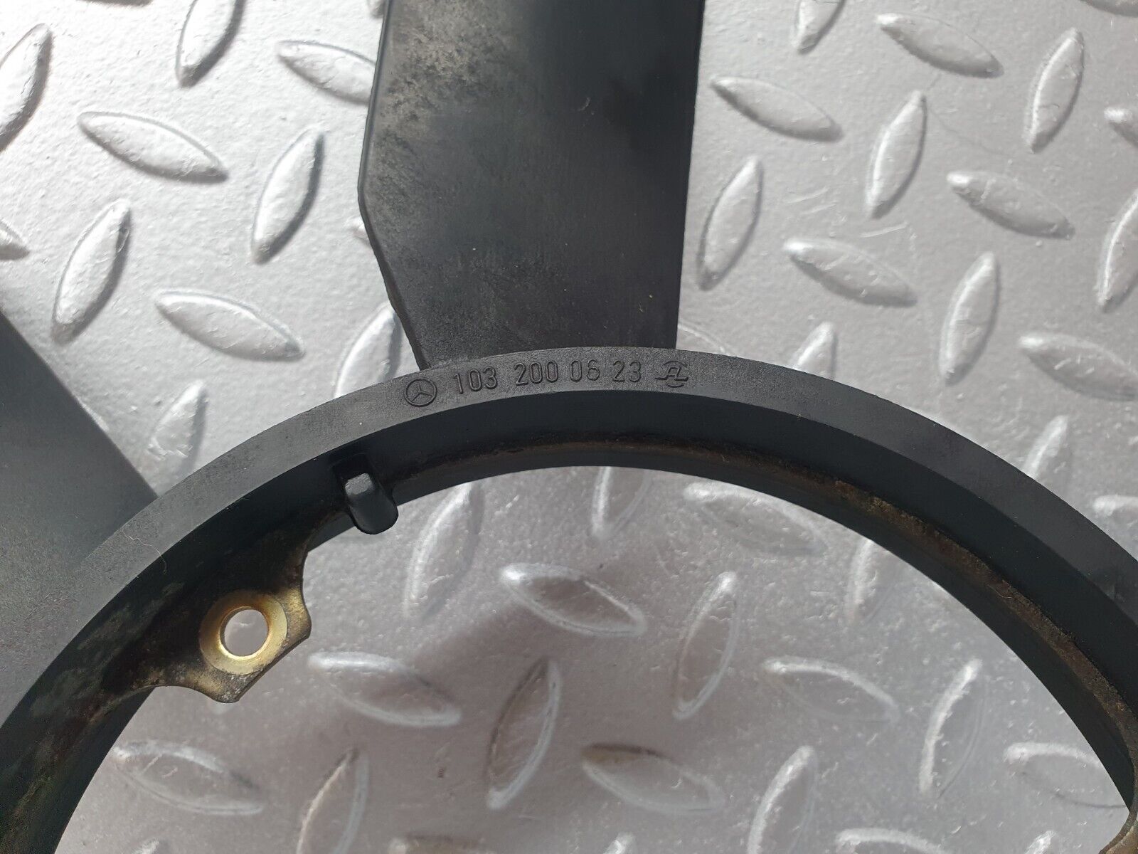 42294 Mercedes-Benz R129 320SL Coupe Engine Cooling Fan 1032000623