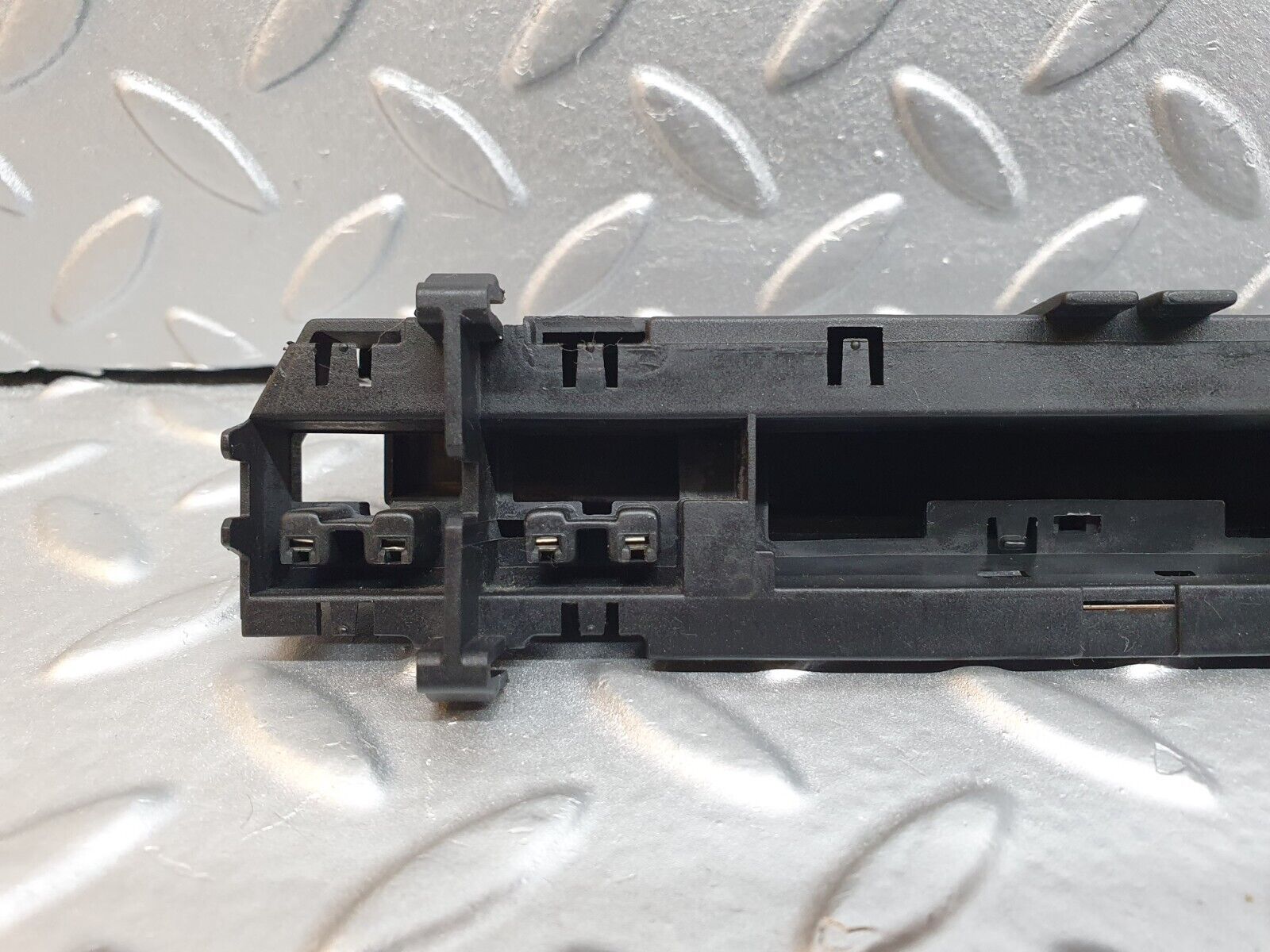 41982 Mercedes-Benz W202 C200 Centre Console Switch Bracket 2108210071