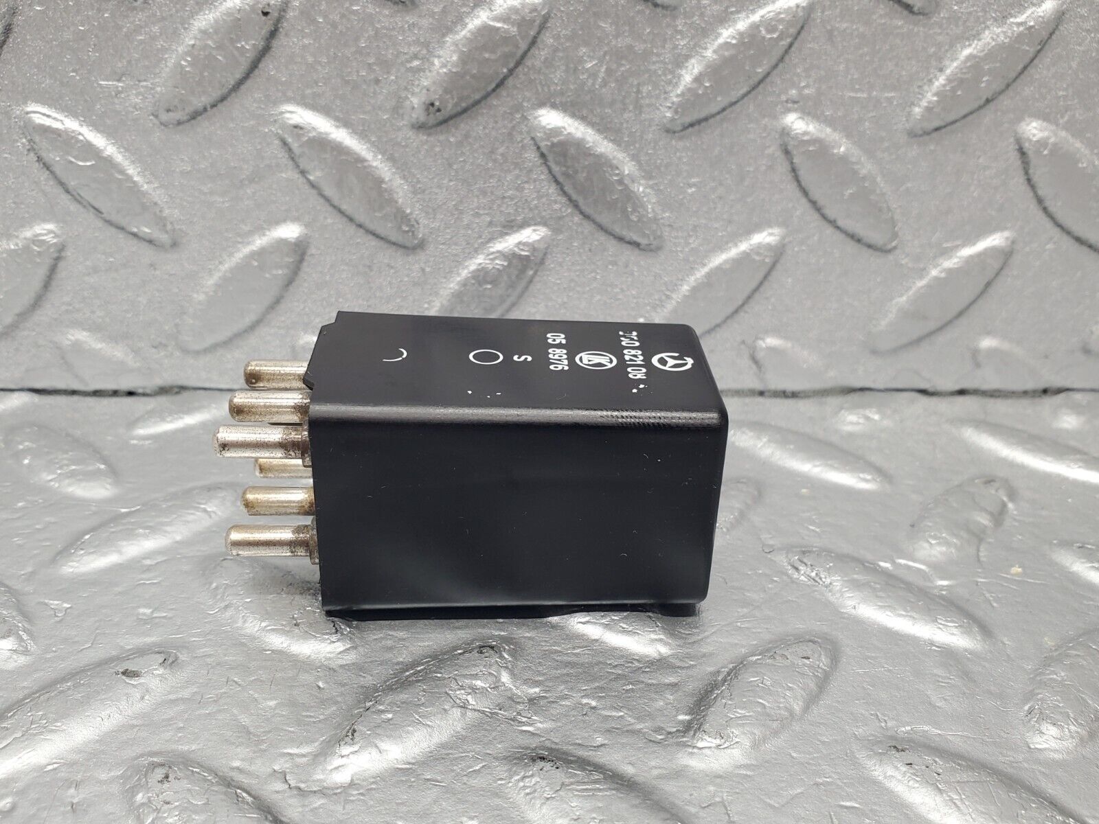 46488 Mercedes-Benz C123 280CE Coupe Intermittent Wiper Relay 0008210863