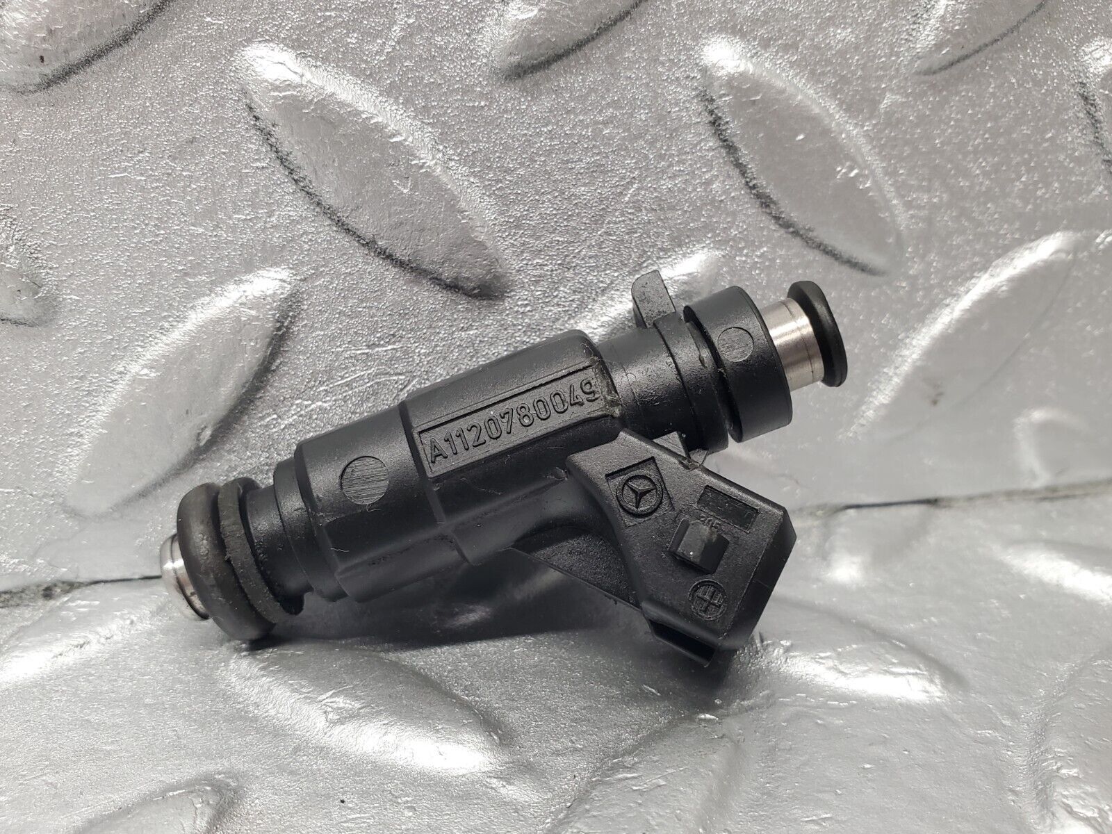 46776 Mercedes-Benz R129 320SL Coupe Fuel Injector Bosch 0280155742 1120780049