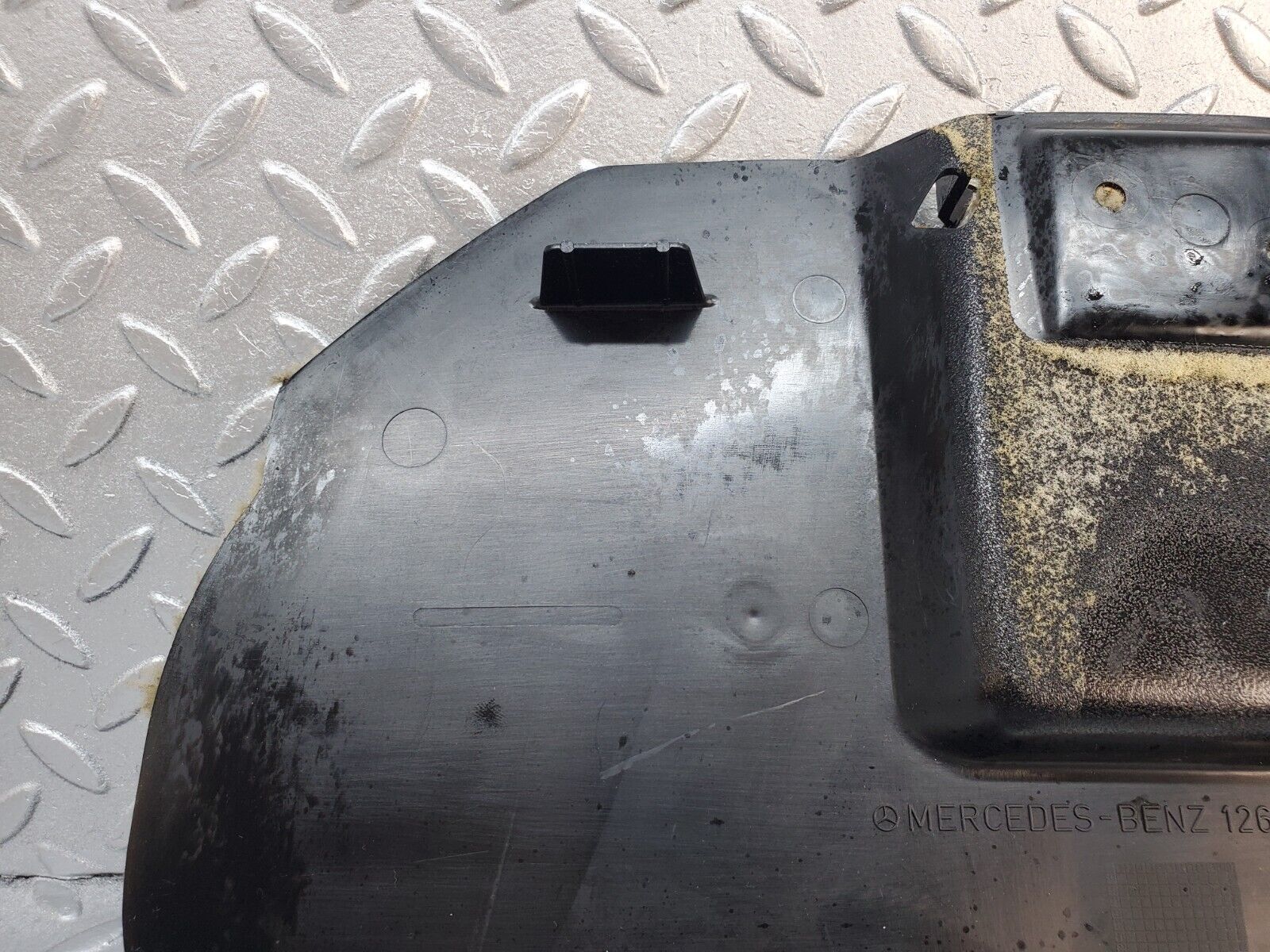 45693 Mercedes-Benz W126 420SE Kick Panel Left Side Beige 1266880306