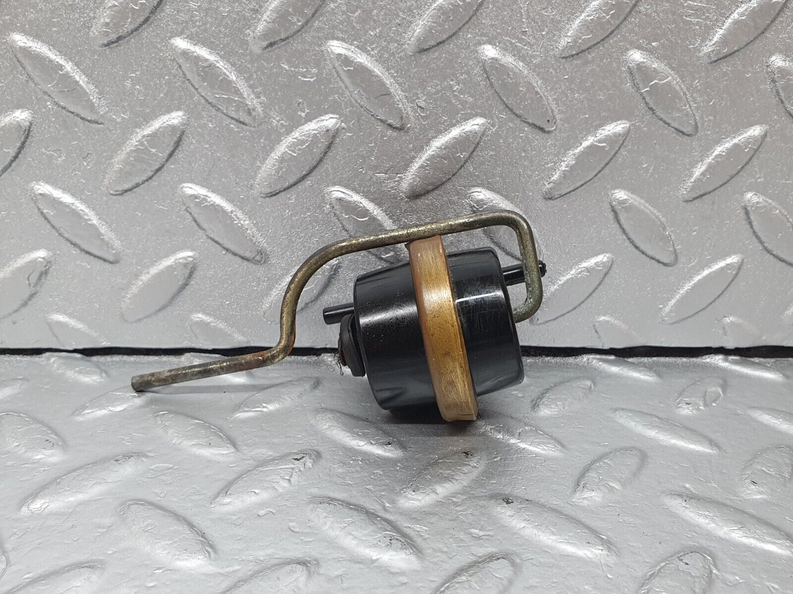 43126 Mercedes-Benz W108 280SE Fuel Tank Flap Cap Vacuum Actuator