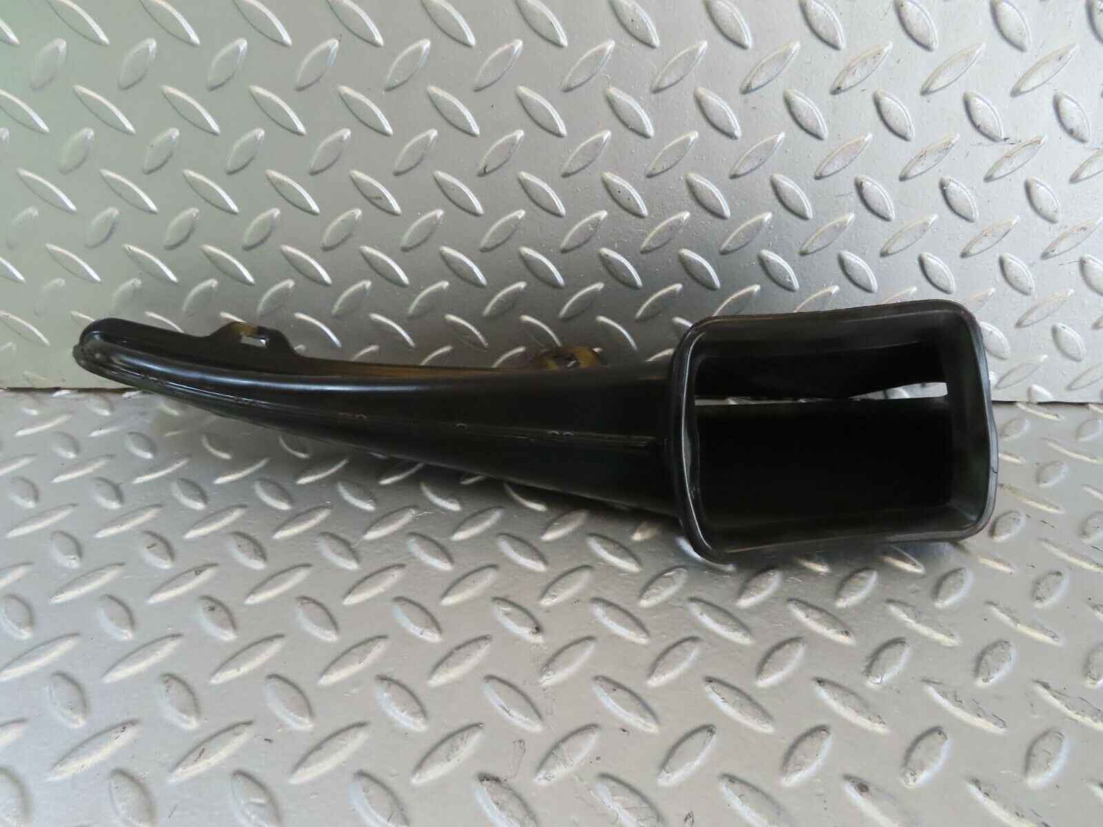 15549 Mercedes-Benz R107 450SL Dashboard Air Vent Left Side