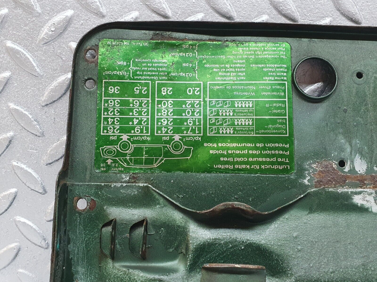 43176 Mercedes-Benz W108 280SE Fuel Tank Flap Cap