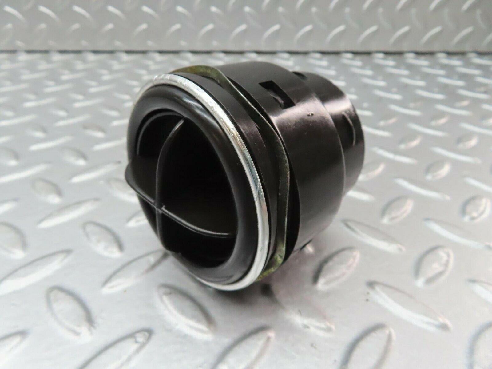 15602 Mercedes-Benz R107 450SL Dashboard Air Vent