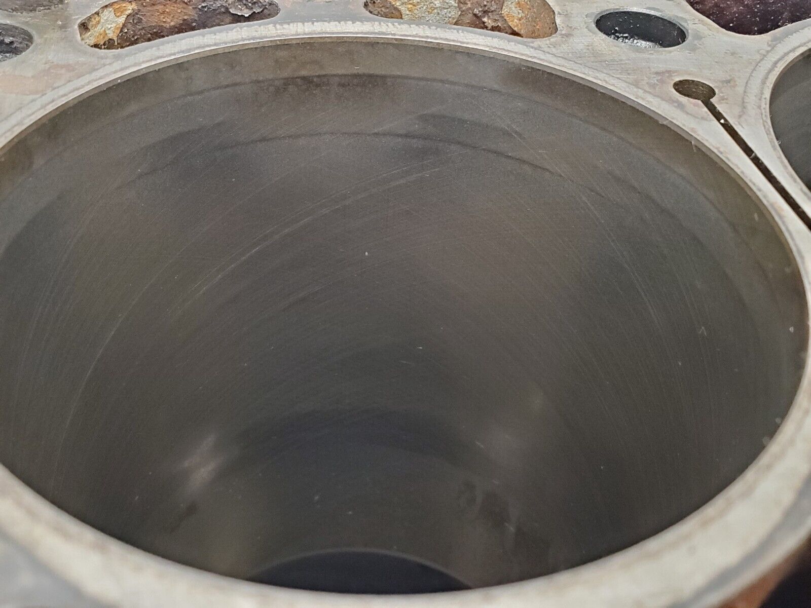 46315 Mercedes-Benz W124 280E Engine Block 104.942 1040111201