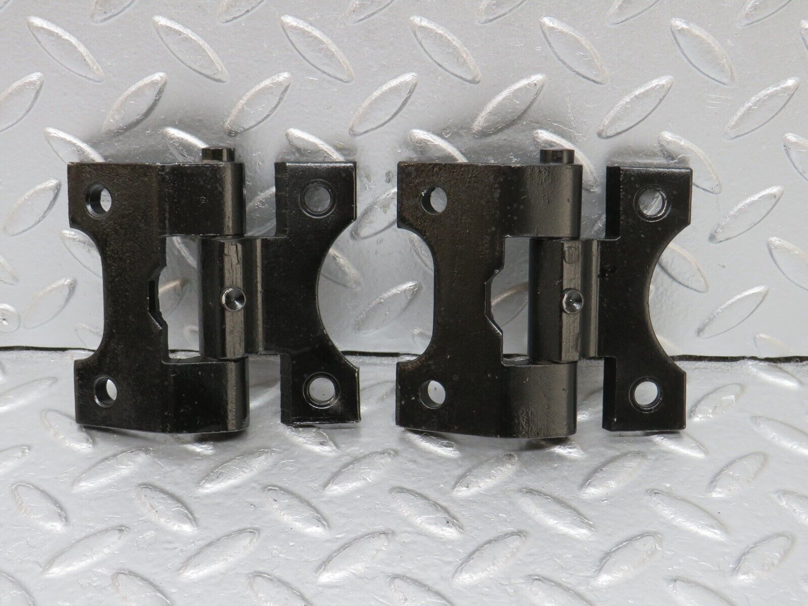 33554 Mercedes-Benz C107 R107 Door Hinge Right