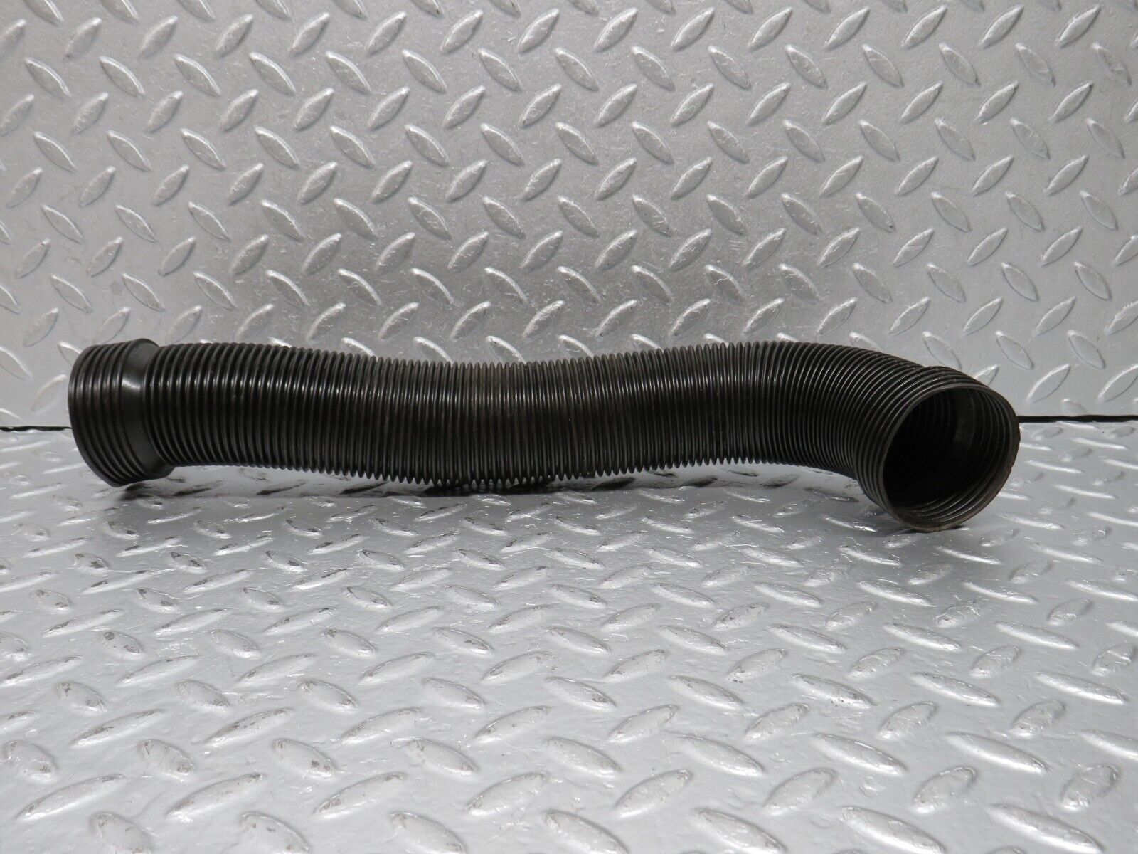 39905 Mercedes-Benz R107 350SL Air Duct Pipe Hose