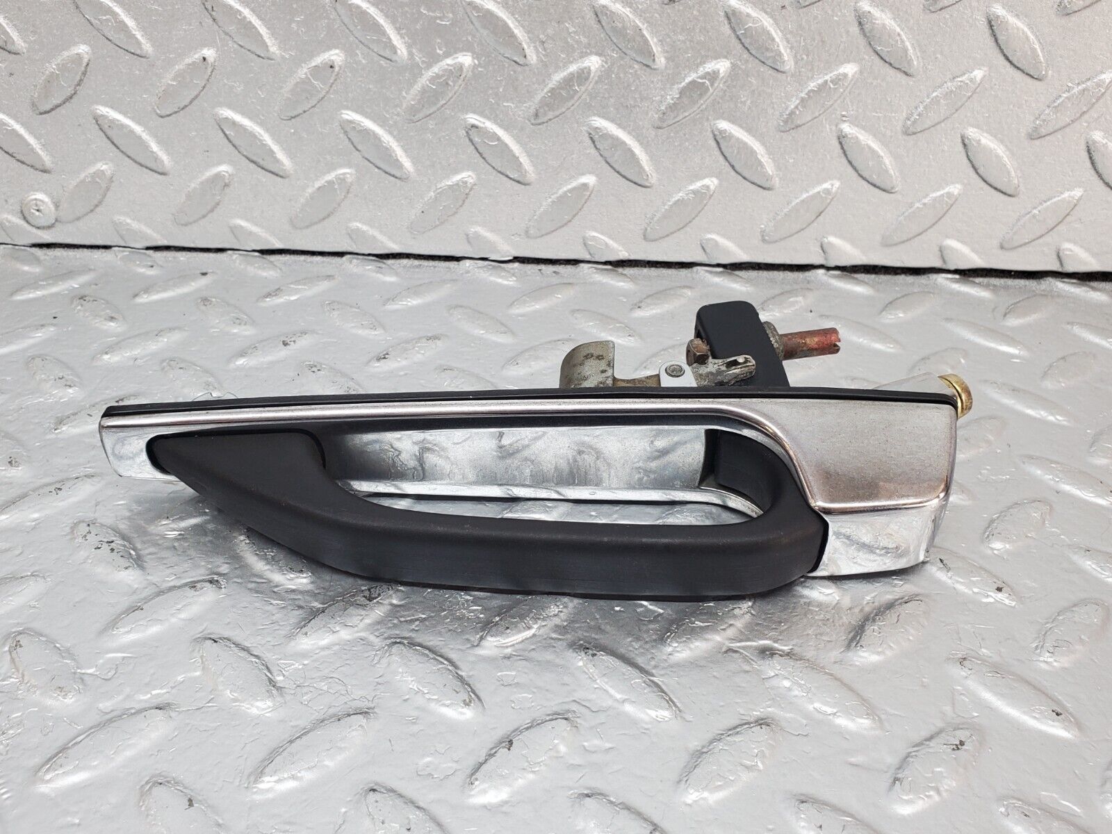44394 Mercedes-Benz W123 280E Rear Left Exterior Door Handle 1237600359