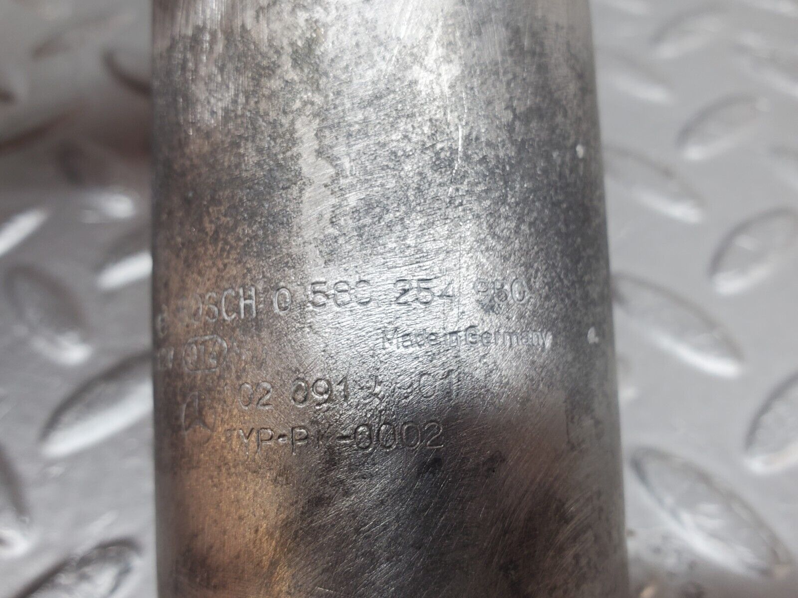 44672 Mercedes-Benz W124 220E Fuel Pump Bosch 0580254950 0020915901