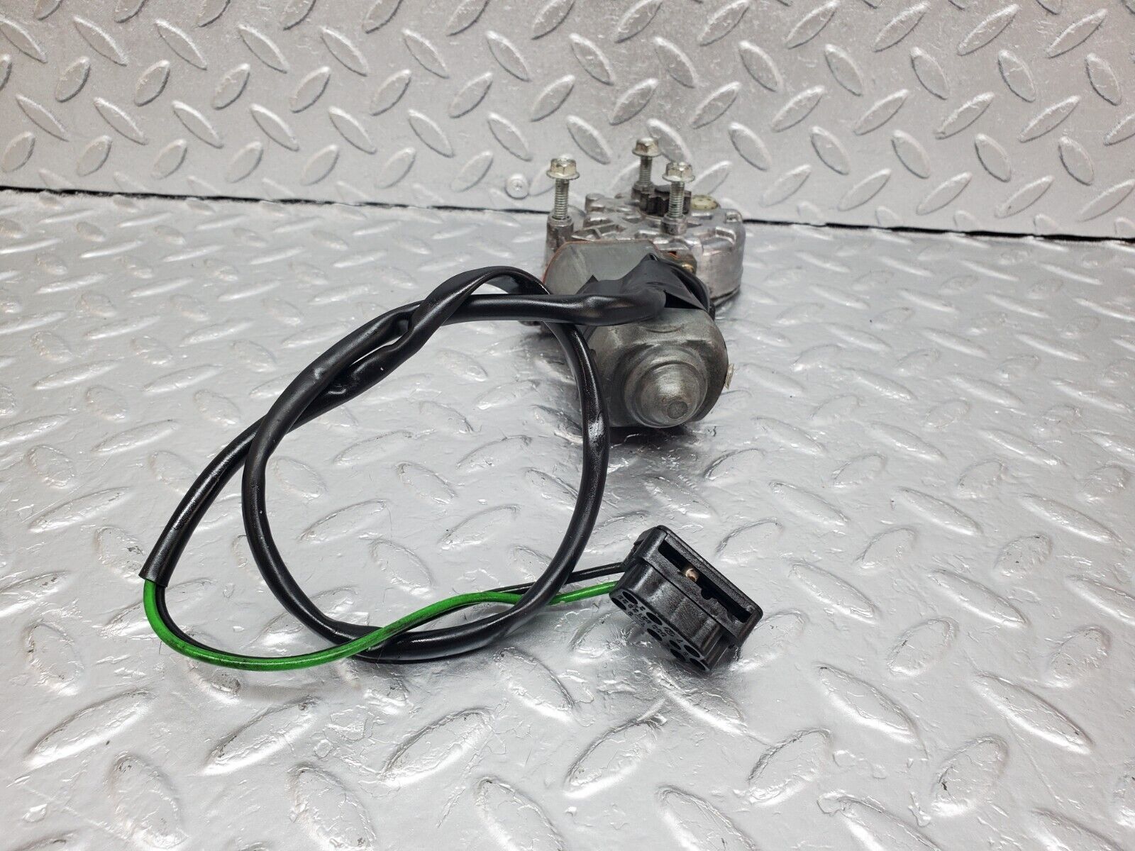 45762 Mercedes-Benz W126 420SE Rear Right Window Regulator Motor 0130821036