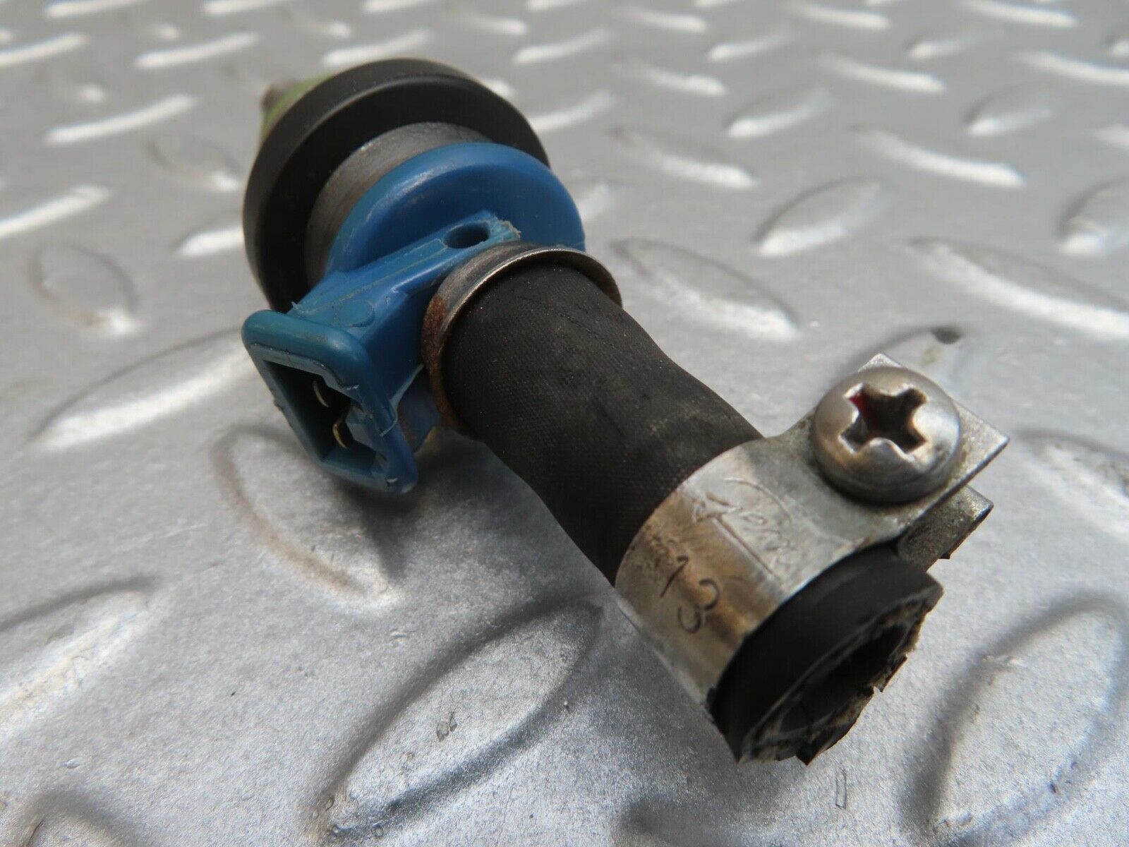 13749 Mercedes-Benz R107 450SL  Fuel Injector Bosch 0280150036