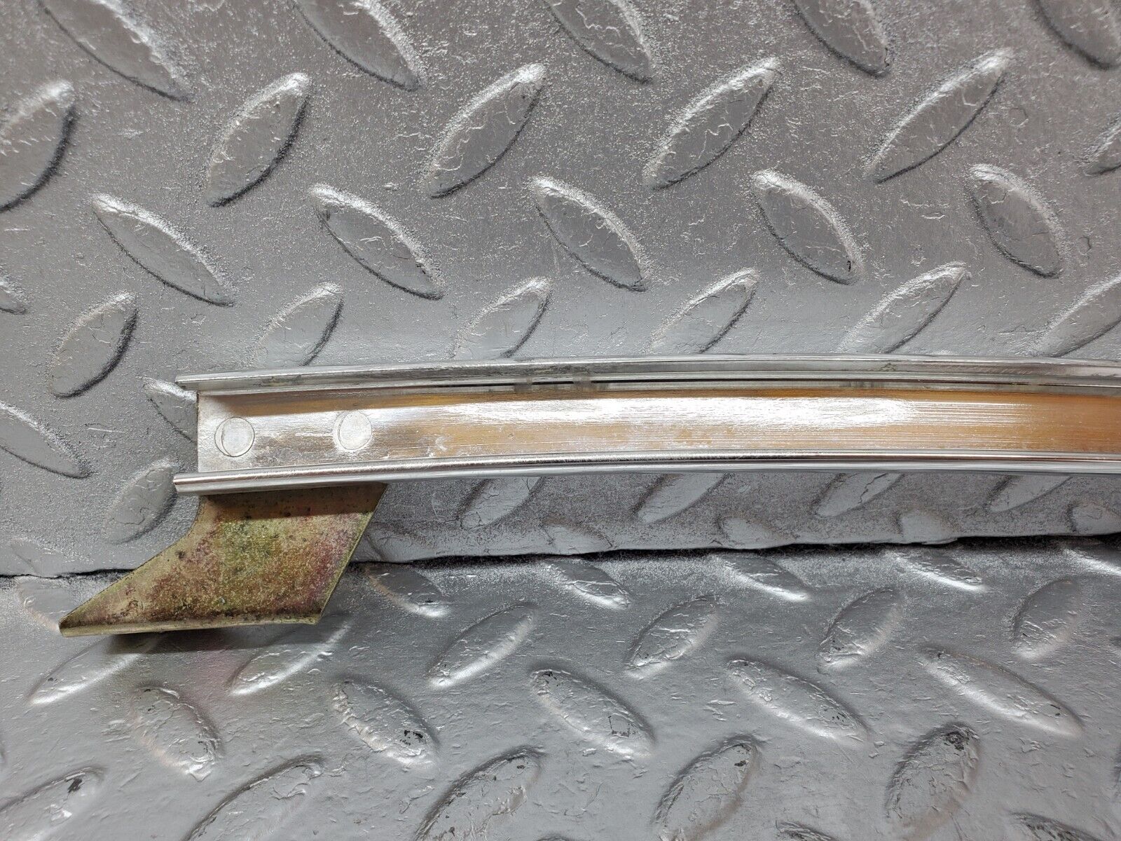 45814 Mercedes-Benz W126 420SE Rear Right Chrome Window Channel 1267300219