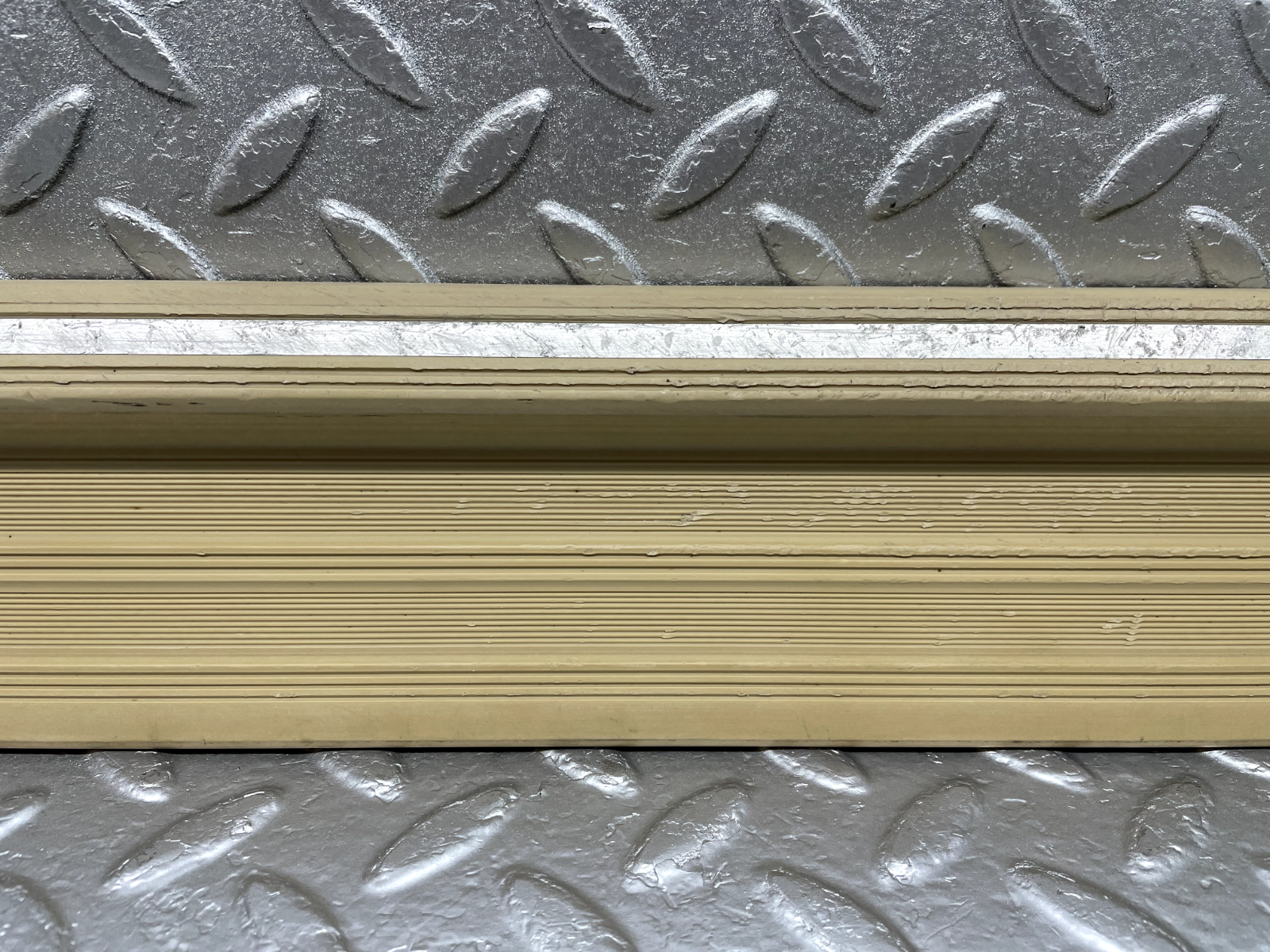 44263 Mercedes-Benz W123 280E Front Left Door Sill Trim Beige