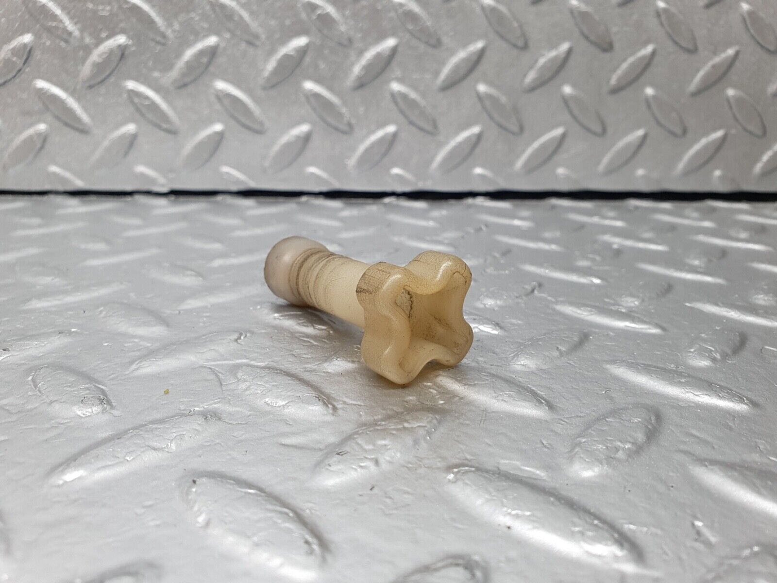 42989 Mercedes-Benz W201 190 Windscreen Washer Reservoir Holder