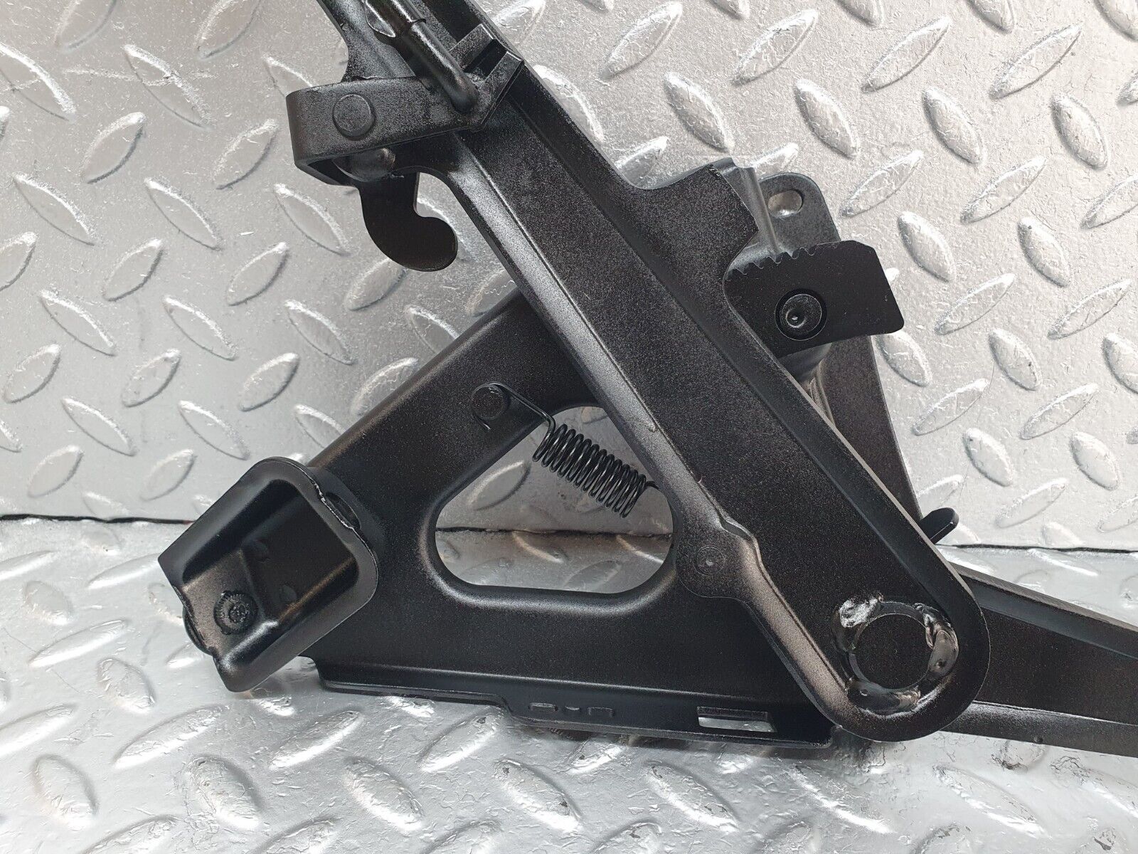 43827 Mercedes-Benz C126 380SEC Coupe Handbrake Regulator