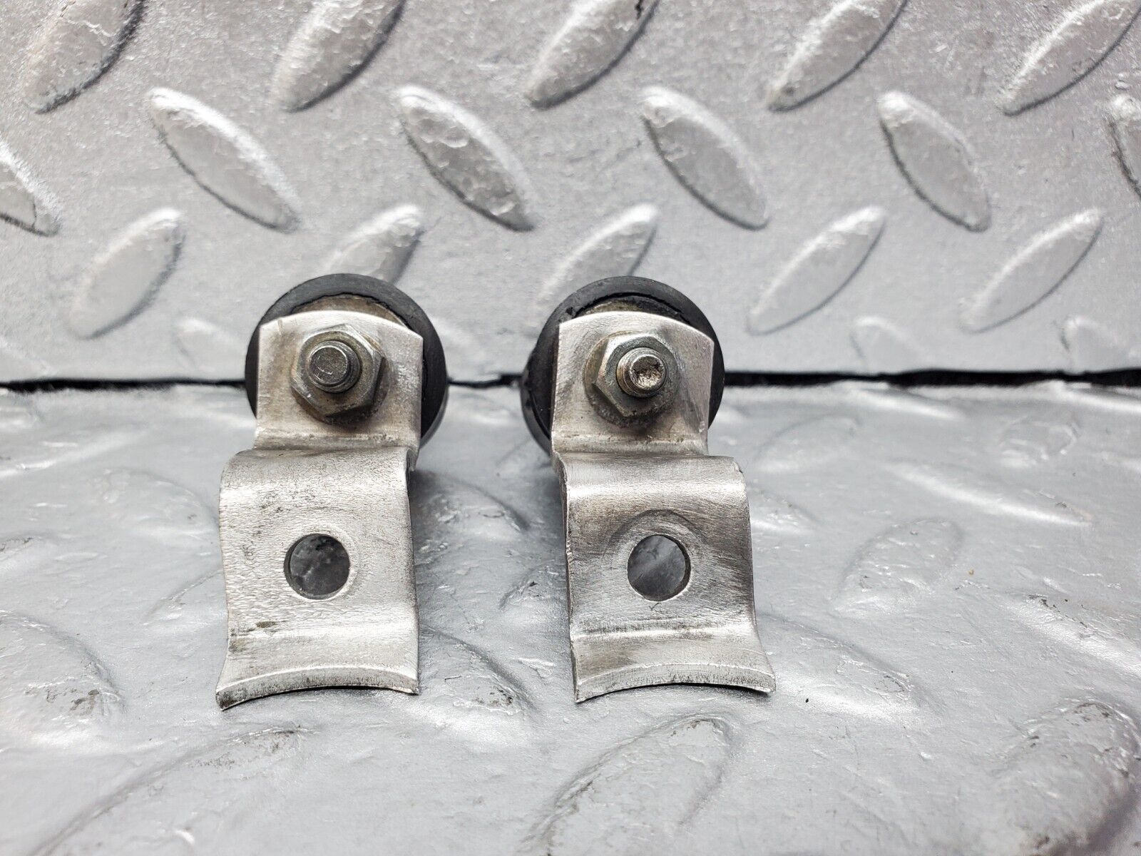 45980 Mercedes-Benz W126 420SE Air Filter Box Housing Holder 2X