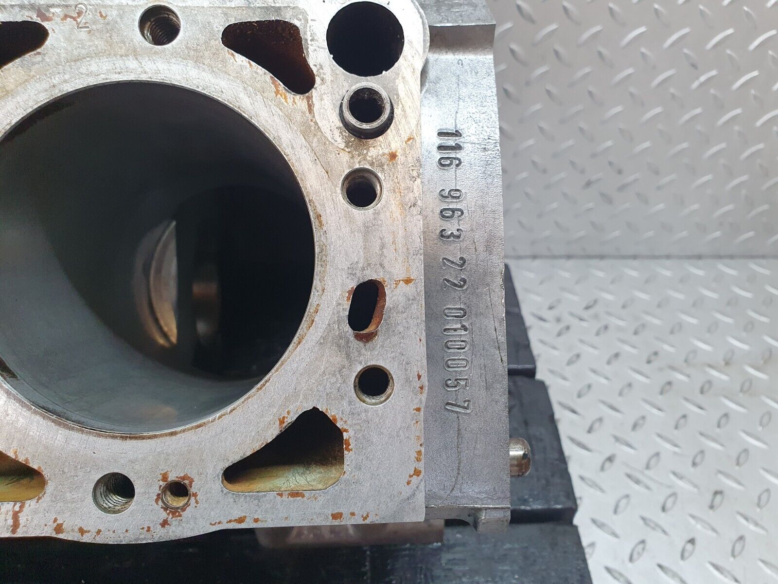 43842 Mercedes-Benz C126 380SEC Coupe Engine Block 116.963 1160111201