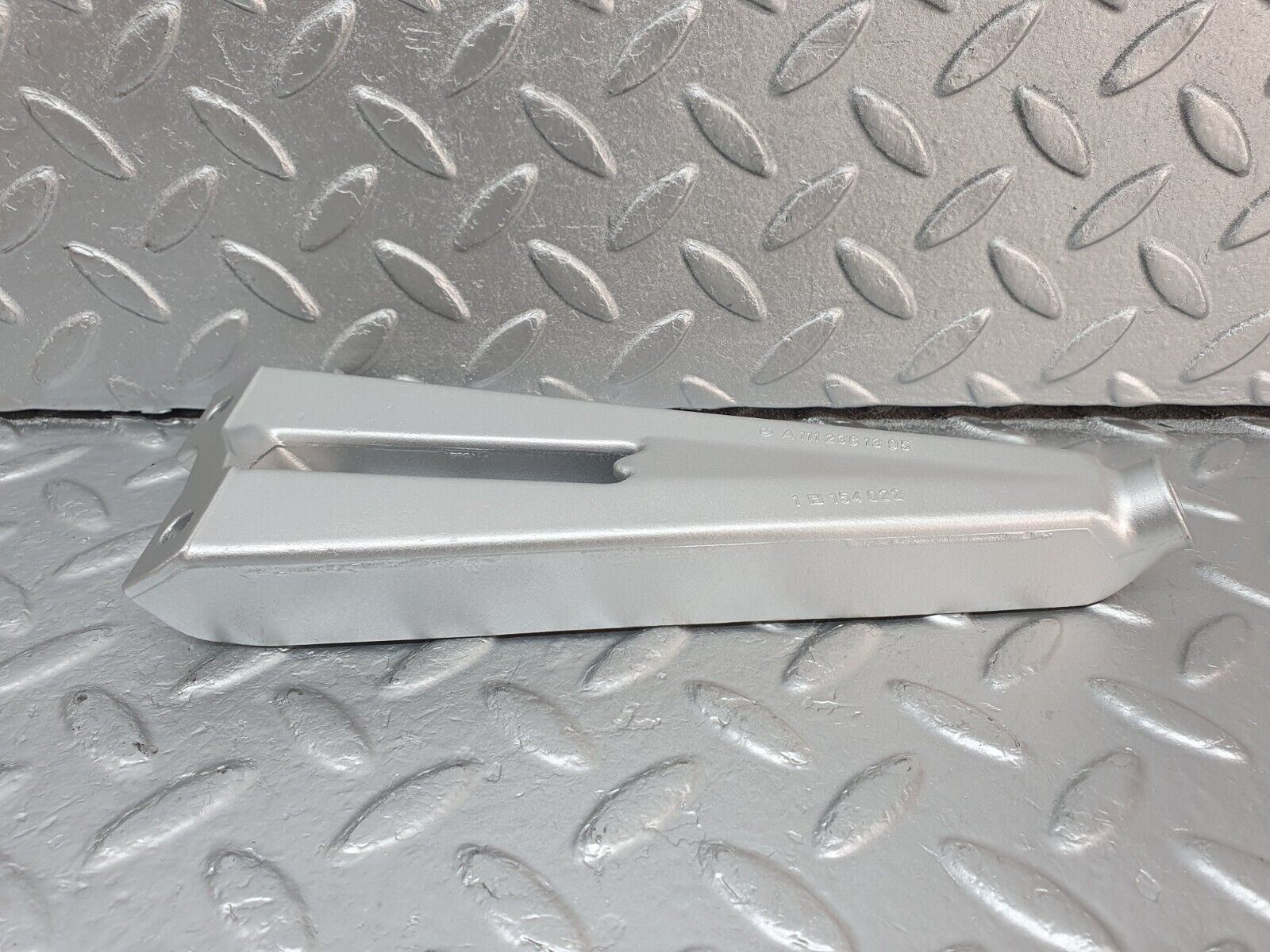 41893 Mercedes-Benz W202 C200 Power Steering Pump Bracket 1112361395