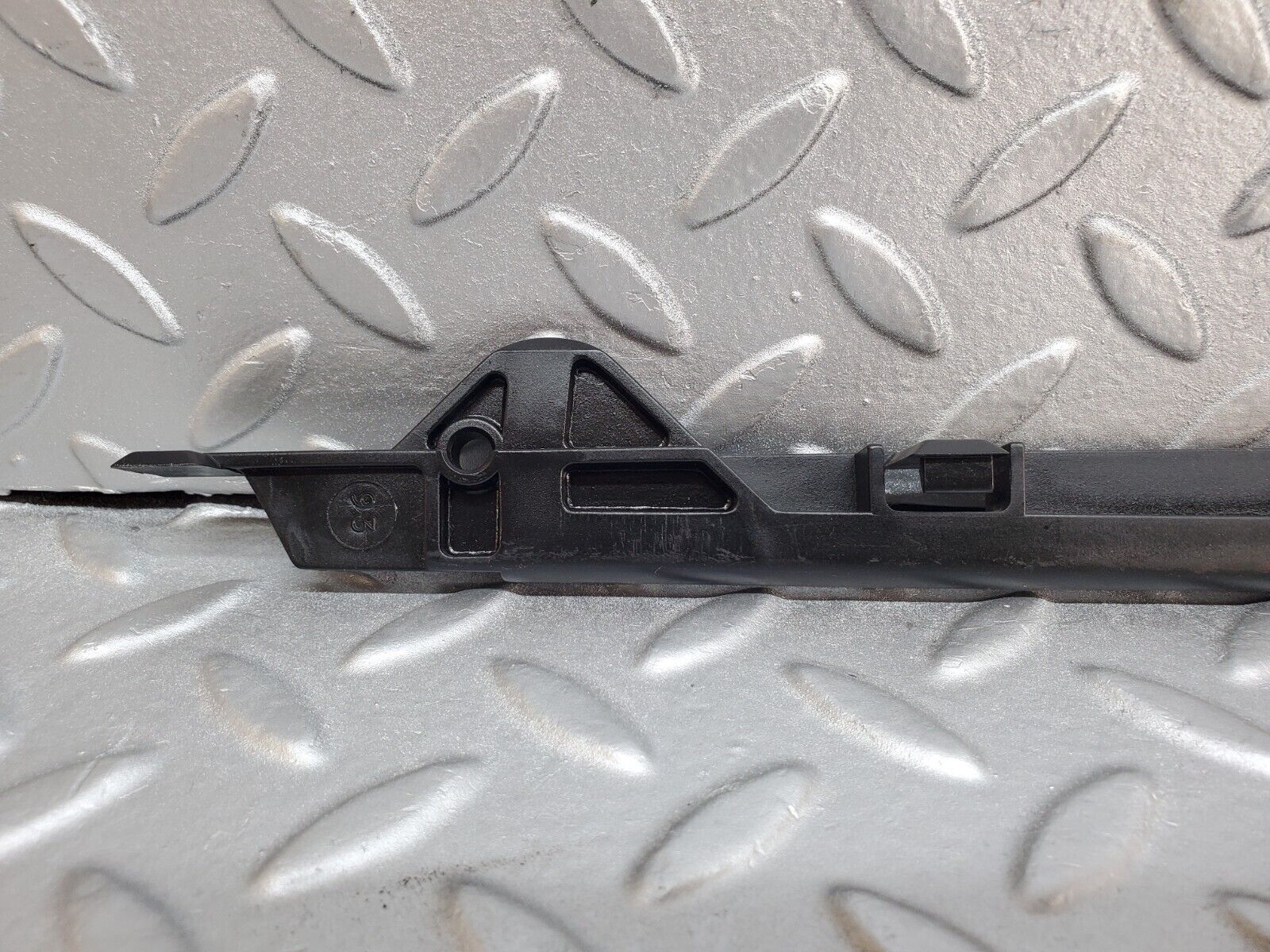 44676 Mercedes-Benz W124 220E Sunroof Frame Guide Rail 1247820131 1247820231