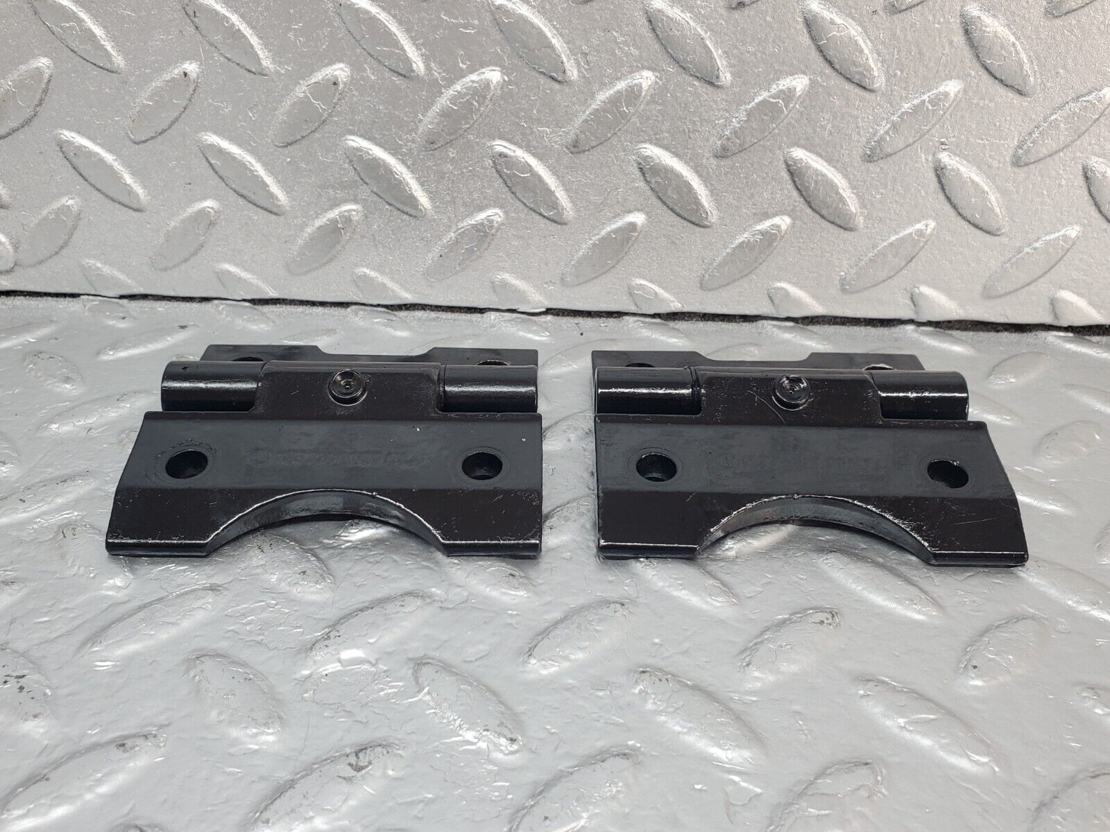 44337 Mercedes-Benz W123 280E Door Hinge Pair Right Side 1237200037