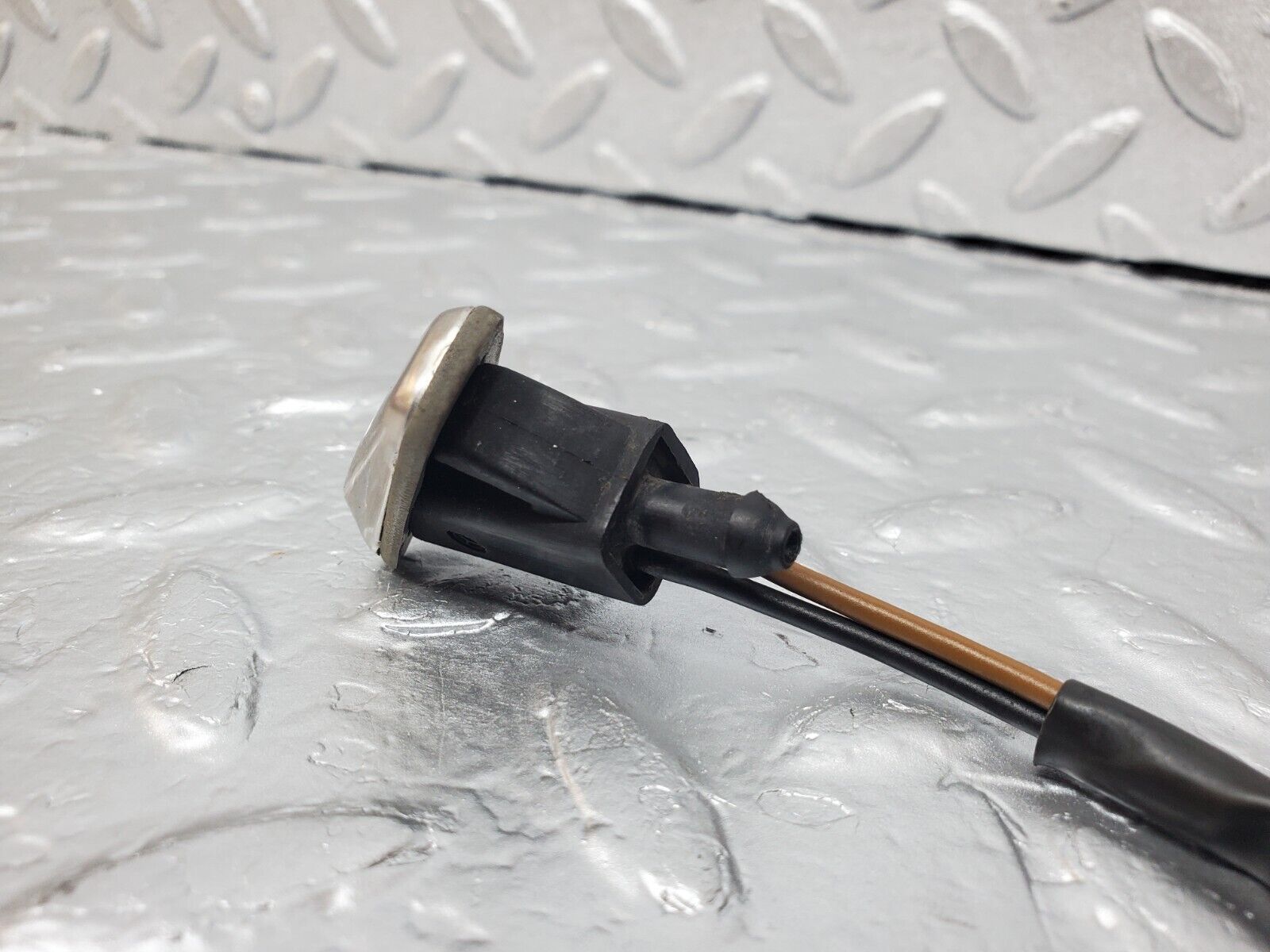 45730 Mercedes-Benz W126 420SE Windscreen Washer Nozzle