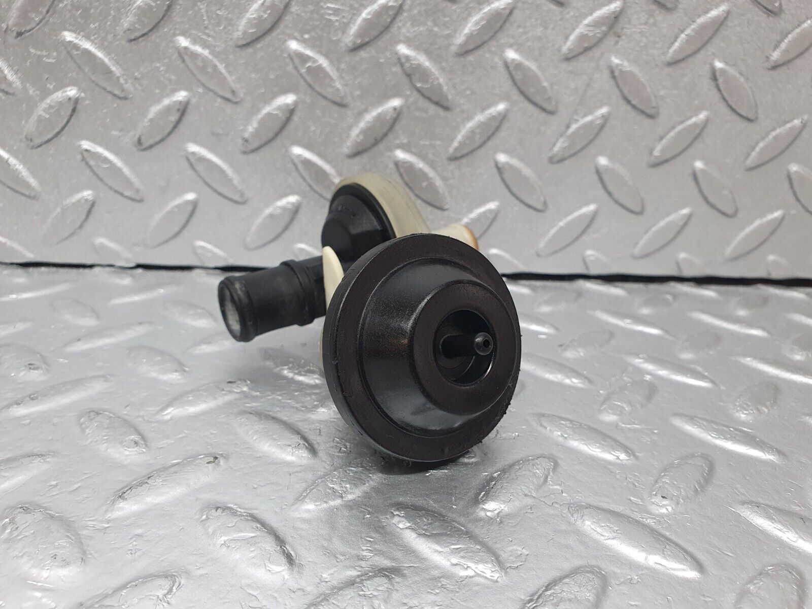 43867 Mercedes-Benz W201 Heater Control Valve