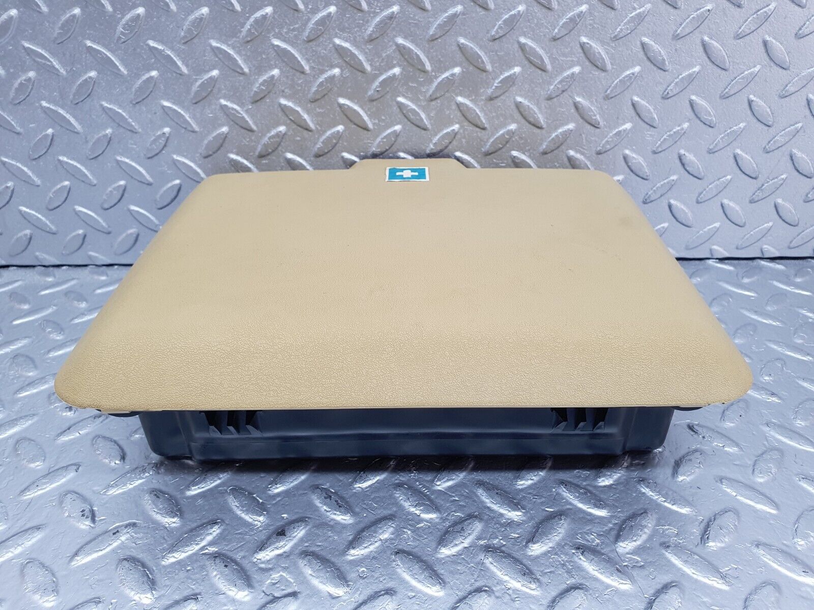 44140 Mercedes-Benz C123 230CE Coupe First Aid Box 1238650353