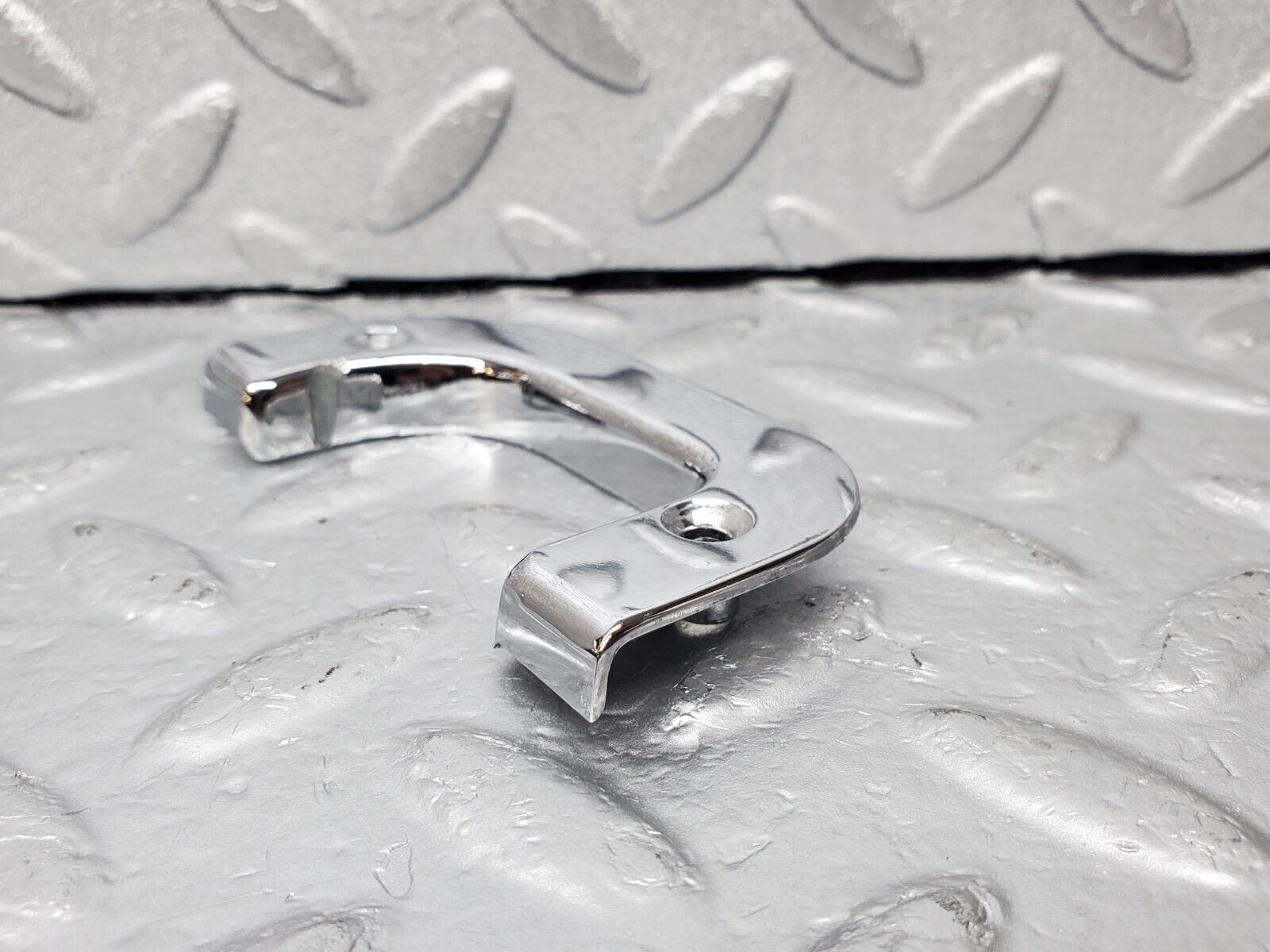 45557 Mercedes-Benz W126 420SE Interior Chrome Door Latch Trim Left 1237230124