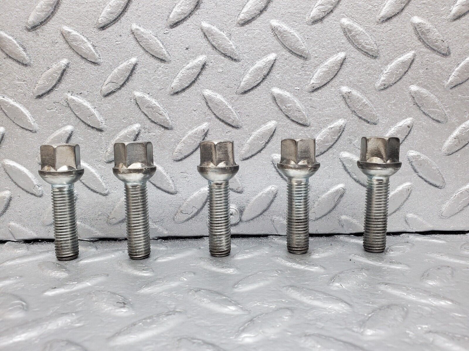 44864 Mercedes-Benz W124 220E Alloy Wheel Lug Bolt Set M12X1.5