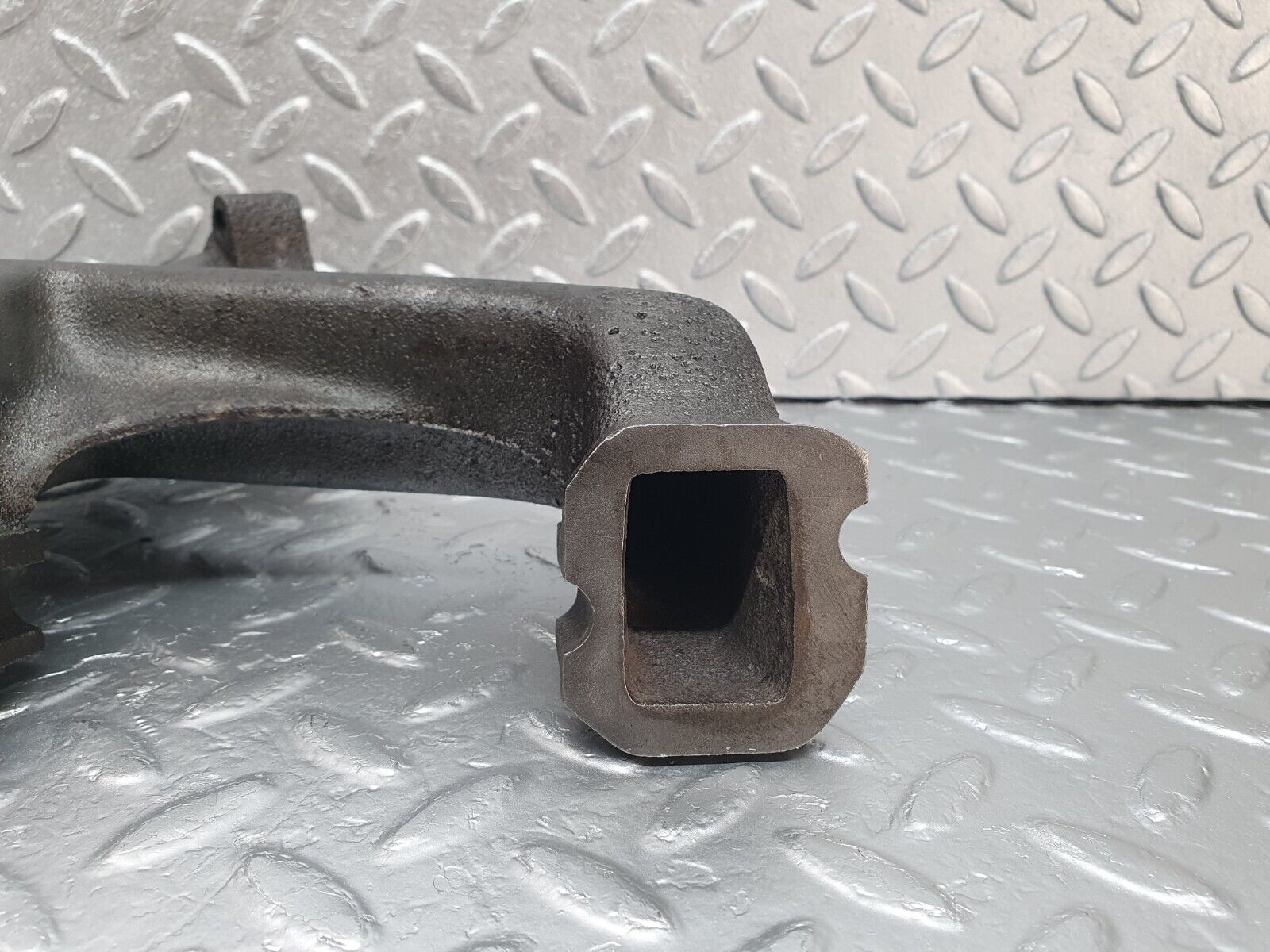 43318 Mercedes-Benz W108 280SE Exhaust Manifold Cylinder 1-3 1291420102