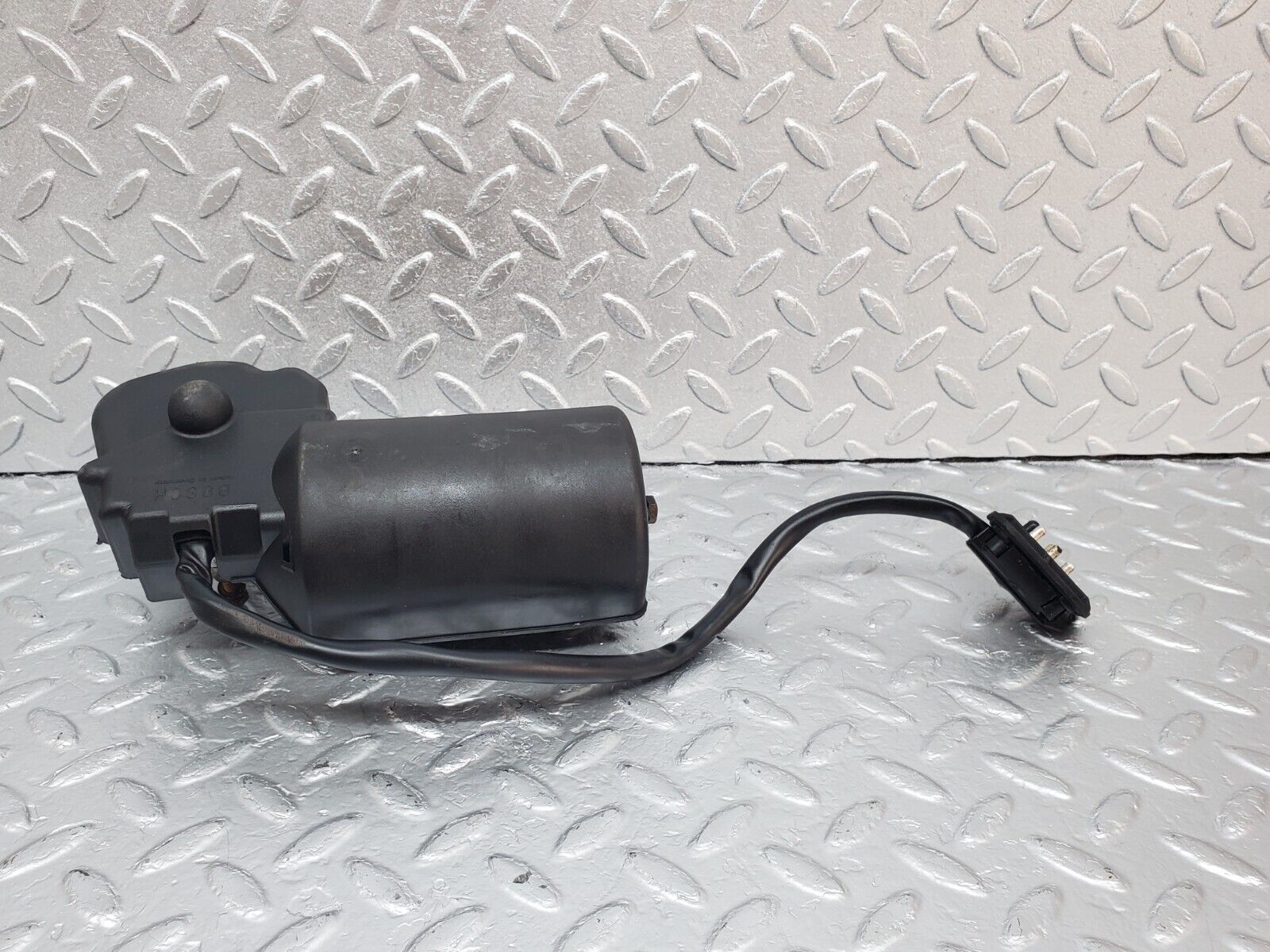 45821 Mercedes-Benz W126 420SE Windscreen Wiper Motor & Cover Bosch 0390341086 3390591015