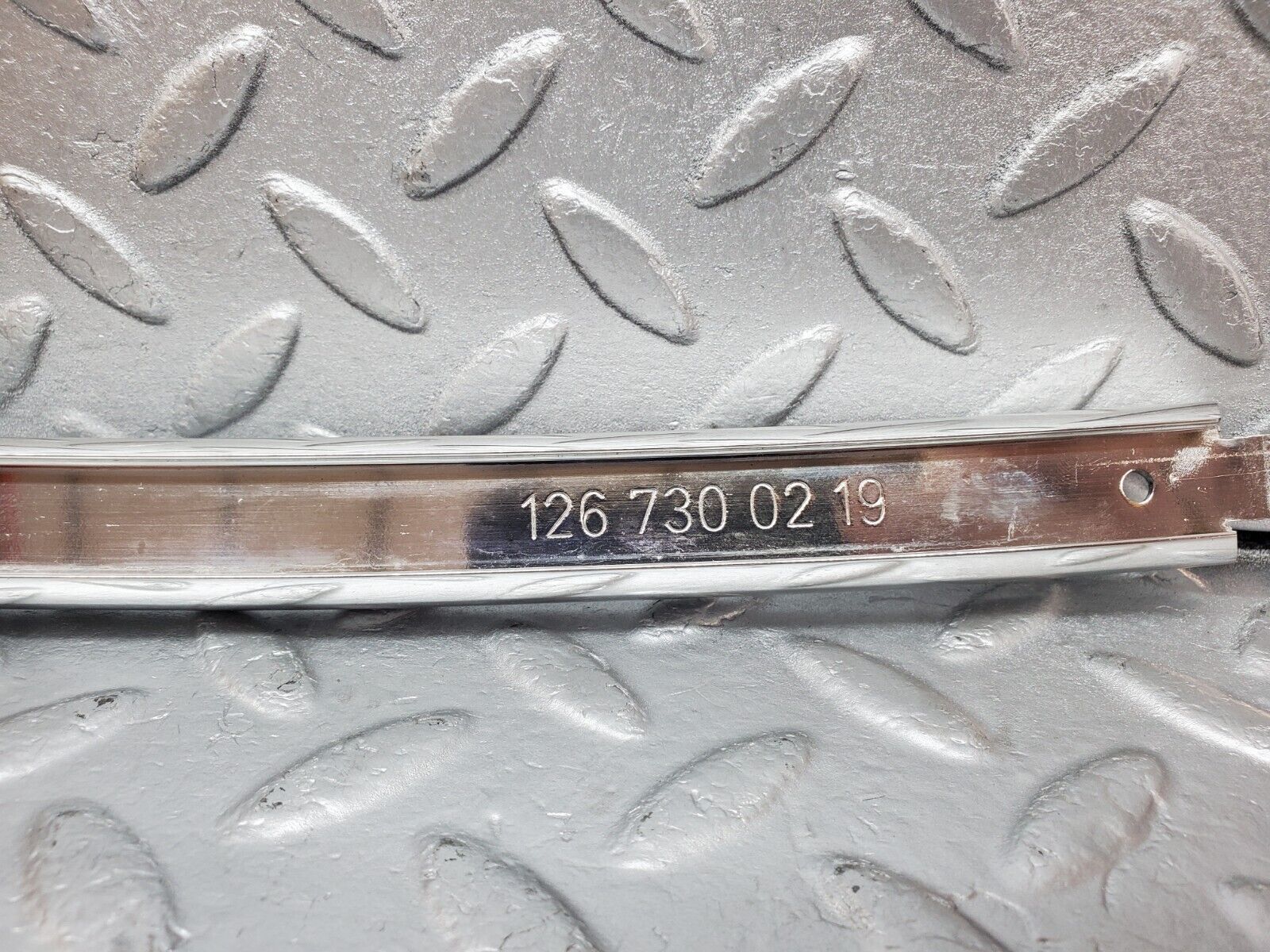 45814 Mercedes-Benz W126 420SE Rear Right Chrome Window Channel 1267300219