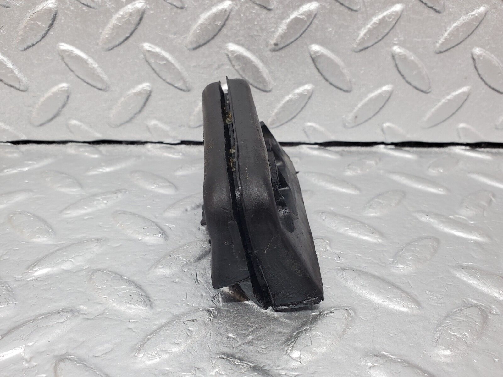 45726 Mercedes-Benz W126 420SE Firewall Grommet Left Side 1269972081