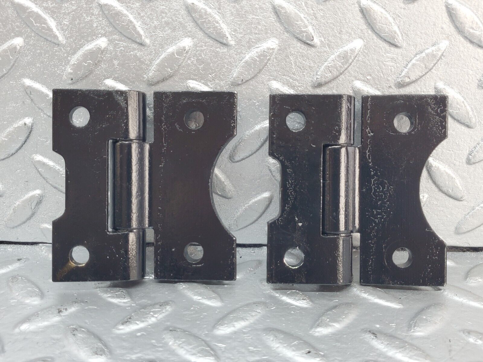 44337 Mercedes-Benz W123 280E Door Hinge Pair Right Side 1237200037