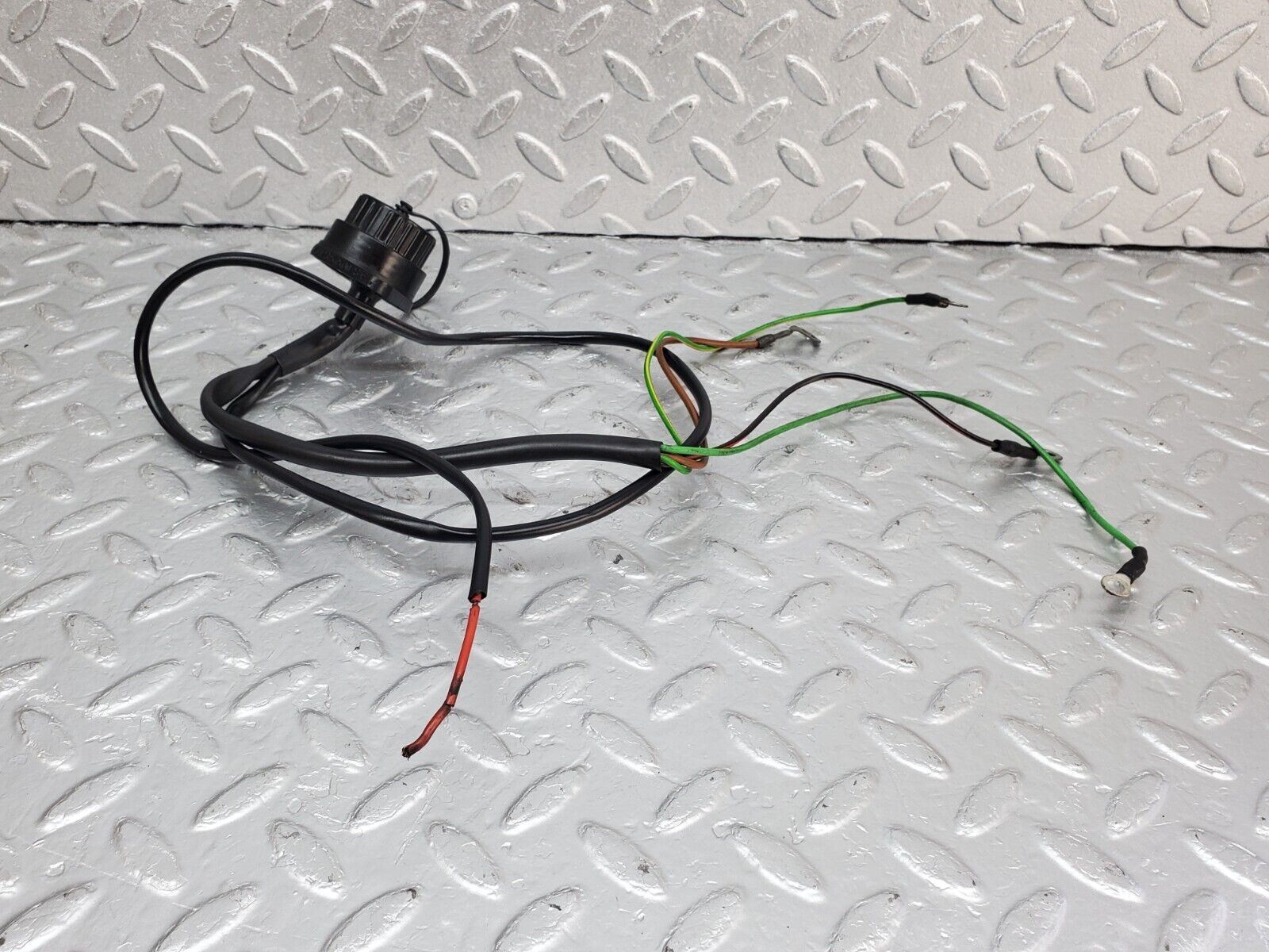 44417 Mercedes-Benz W123 280E Diagnostic Connector 1235450003