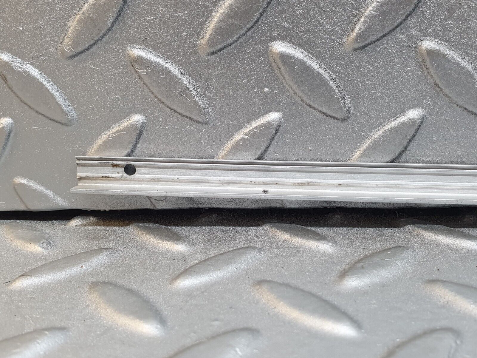 43962 Mercedes-Benz C123 230CE Coupe Sunroof Chrome Trim