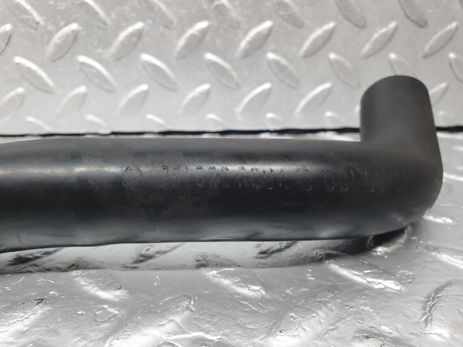 42917 Mercedes-Benz W201 190 2.0L Water Drain Rubber Hose Pipe 2016280094