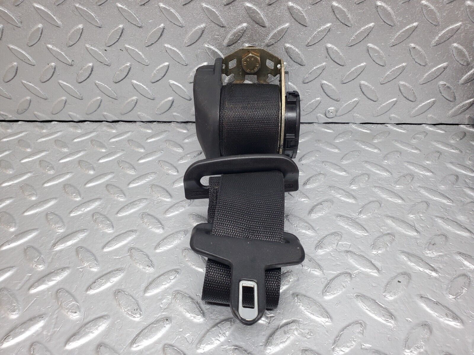 44839 Mercedes-Benz W124 220E Rear Seat Belt Set With Buckle 1248601286 1248608585 1248601696