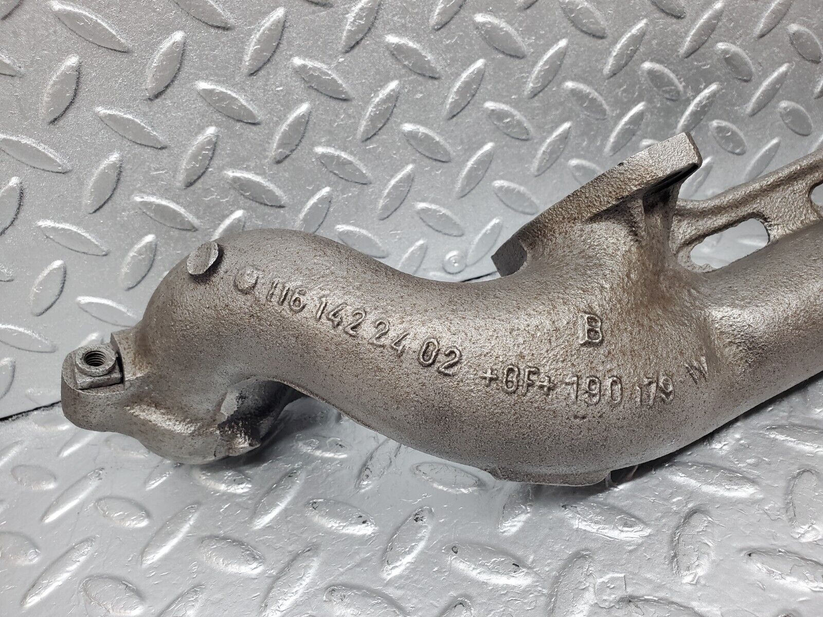 45918 Mercedes-Benz W126 420SE Exhaust Manifold Right 1161422402 1161420602