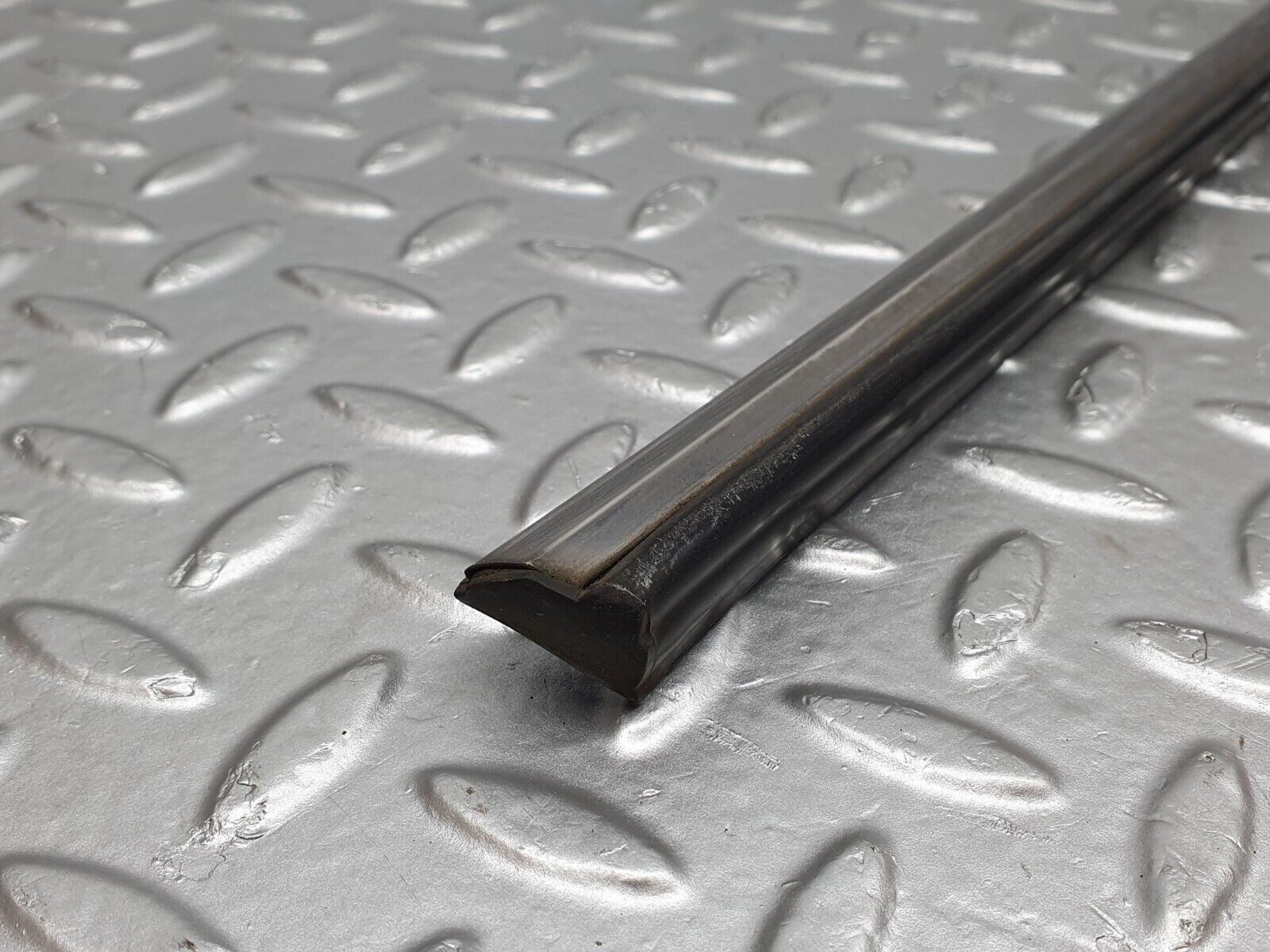 43457 Mercedes-Benz W108 280SE Rear Right Door Centre Moulding Trim