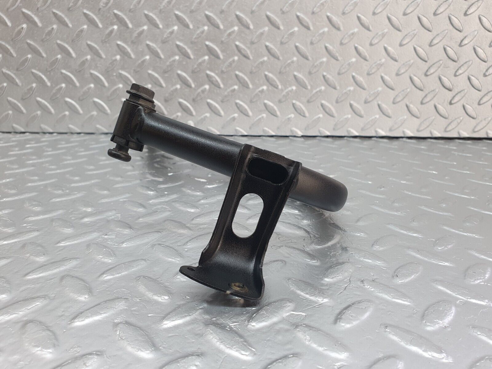 42839 Mercedes-Benz W201 190 2.0L Trunk Lid Hinge Right Side