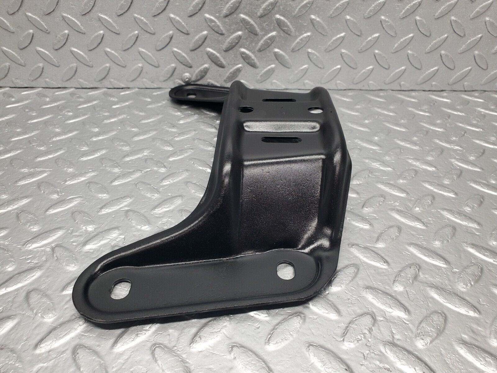 46393 Mercedes-Benz C123 280CE Coupe Gearbox Mount Bracket