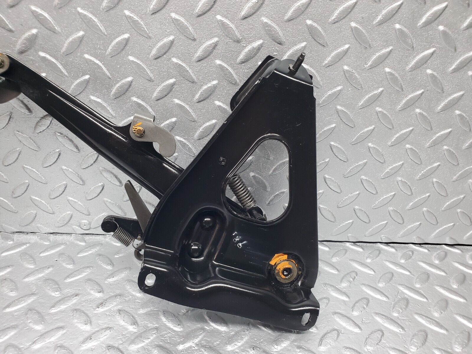 45832 Mercedes-Benz W126 420SE Handbrake Regulator